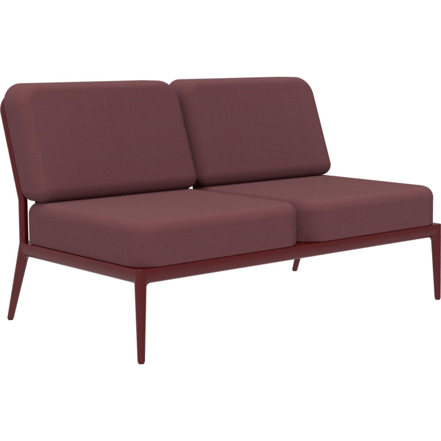 Ribbons burgundy double central modular sofa by MOWEE
Dimensions: D83 x W136 x H81 cm
Material: Aluminium, and upholstery.
Weight: 27 kg.
Also available in different colors and finishes. 

An unmistakable collection for its beauty and
