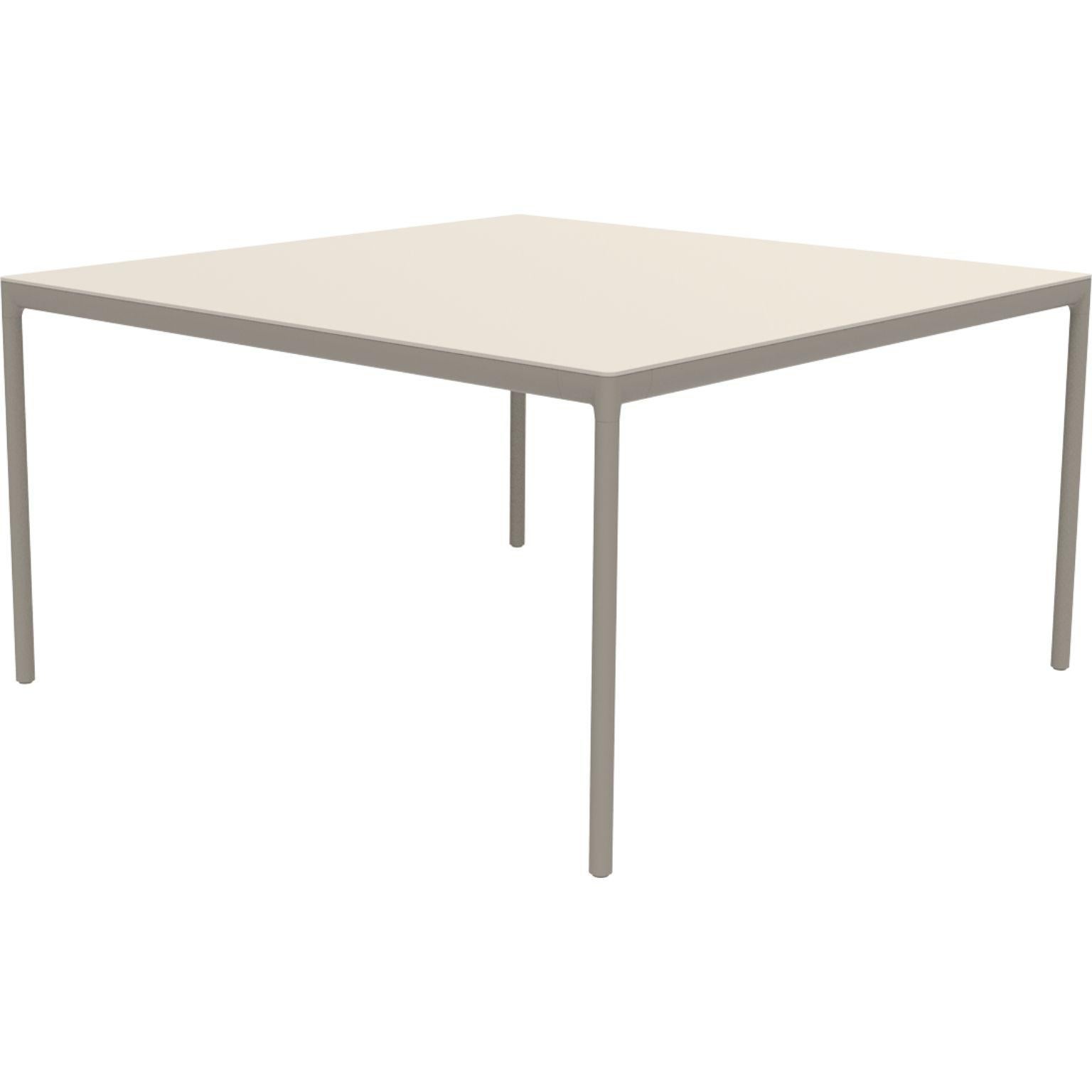Ribbons cream 138 coffee table by MOWEE.
Dimensions: D138 x W138 x H75 cm.
Material: Aluminum and HPL top.
Weight: 23 kg.
Also available in different colors and finishes. (HPL Black Edge or Neolith top). 

An unmistakable collection for its beauty