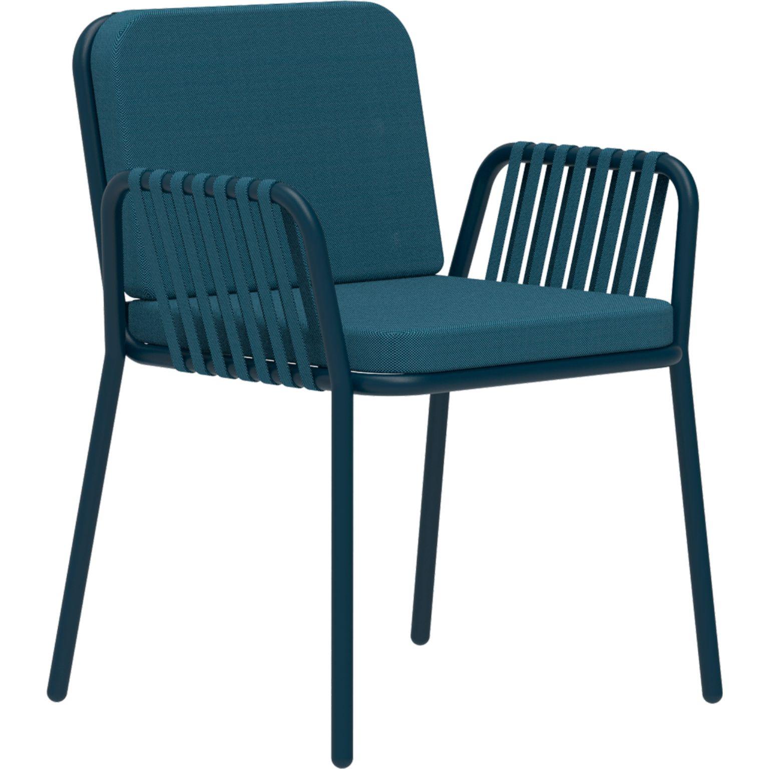 Ribbons Navy Armchair by MOWEE
Dimensions: D60 x W62 x H83 cm (seat height 48).
Material: Aluminum and upholstery.
Weight: 5 kg.
Also available in different colors and finishes.

An unmistakable collection for its beauty and robustness. A