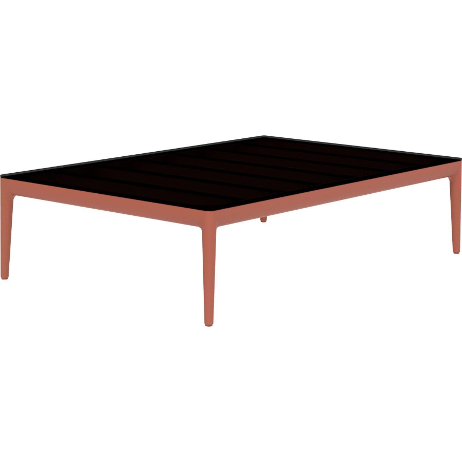 Ribbons Salmon 115 coffee table by MOWEE
Dimensions: D76 x W115 x H29 cm
Material: Aluminum and HPL top.
Weight: 14.5 kg.
Also available in different colors and finishes. (HPL Black Edge or Neolith top). 

An unmistakable collection for its