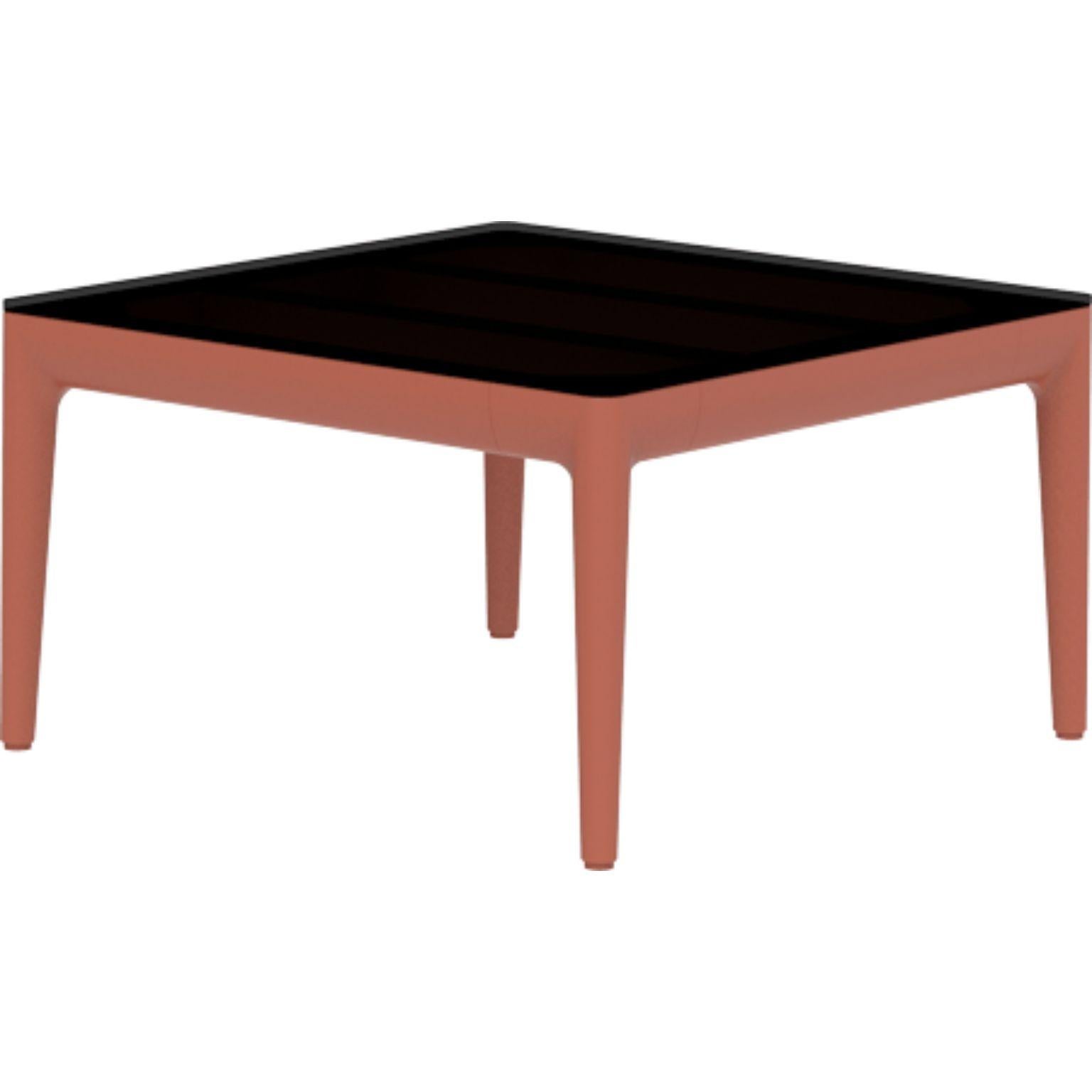 Ribbons Salmon Coffee Table 50 by MOWEE
Dimensions: D50 x W50 x H29 cm.
Material: Aluminum and HPL top.
Weight: 8 kg.
Also available in different colors and finishes. (HPL Black Edge or Neolith top).

An unmistakable collection for its beauty and