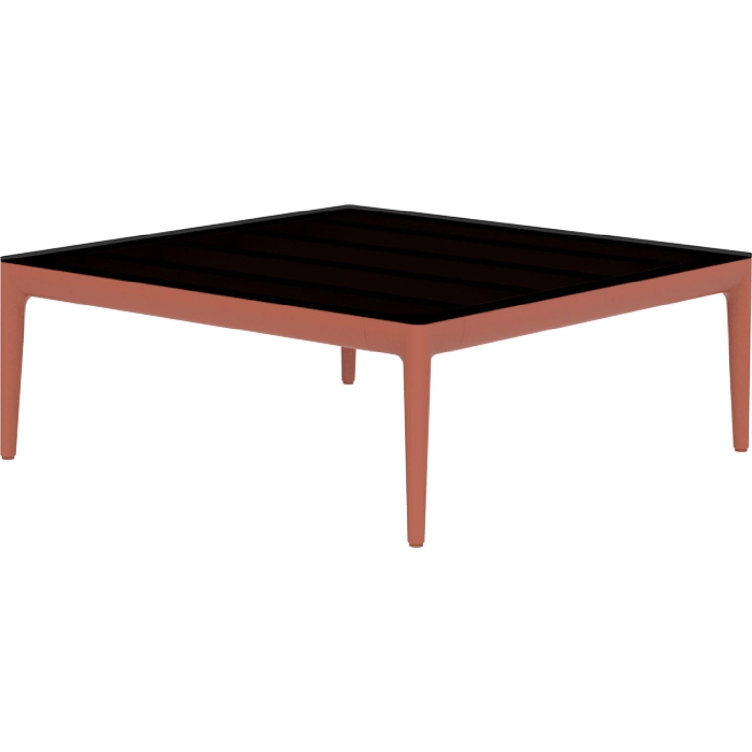 Ribbons Salmon 76 coffee table by MOWEE
Dimensions: D76 x W76 x H29 cm
Material: Aluminum and HPL top.
Weight: 12 kg.
Also available in different colors and finishes. (HPL Black Edge or Neolith top). 

An unmistakable collection for its beauty