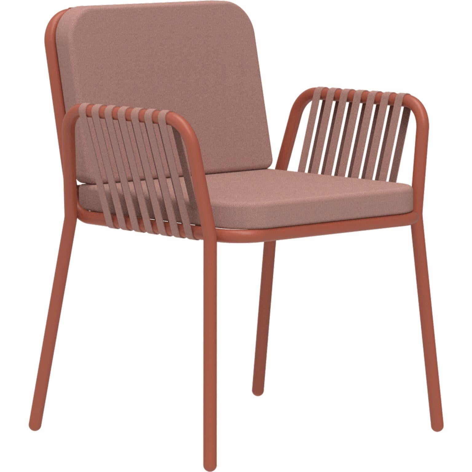 Lachs-Sessel mit Bändern von MOWEE
Abmessungen: T60 x B62 x H83 cm (Sitzhöhe 48).
MATERIAL: Aluminium und Polstermaterial.
Gewicht: 5 kg.
Auch in verschiedenen Farben und Ausführungen erhältlich.

Eine Collection'S, die durch ihre Schönheit und