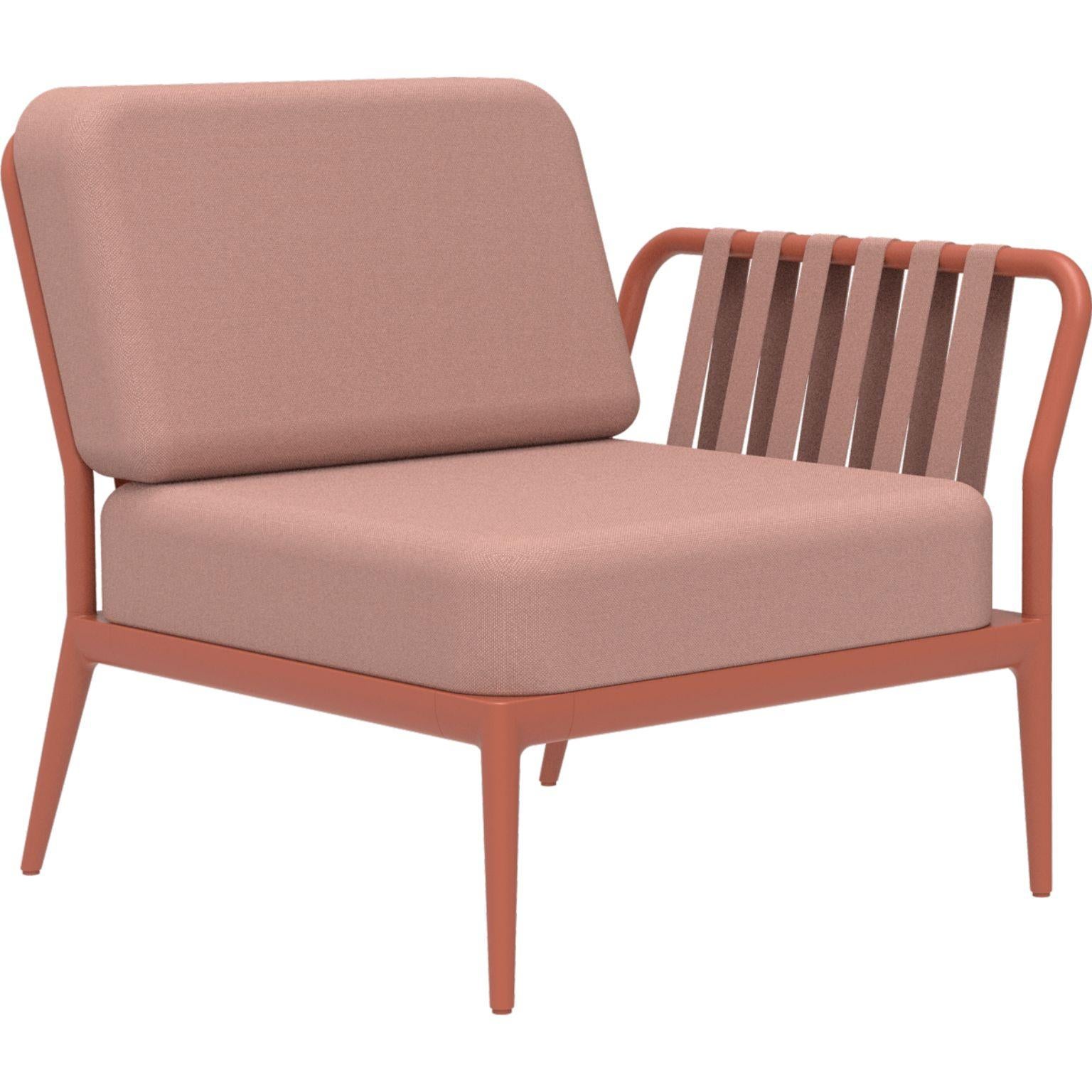 Canapé modulaire Ribbons Salmon left par Mowee
Dimensions : D83 x L80 x H81 cm (hauteur d'assise 42 cm)
Matériau : Aluminium et tapisserie d'ameublement
Poids : 19 kg
Également disponible en différentes couleurs et finitions.

Une collection