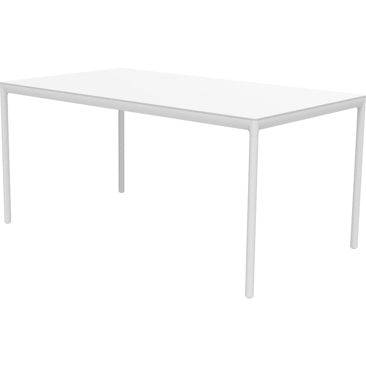Ribbons White 160 Coffee Table by MOWEE.
Dimensions: D 90 x W 160 x H 75 cm
Material: Aluminum and HPL top.
Weight: 21 kg.
Also available in different colors and finishes. (HPL Black Edge or Neolith top).

An unmistakable collection for its beauty