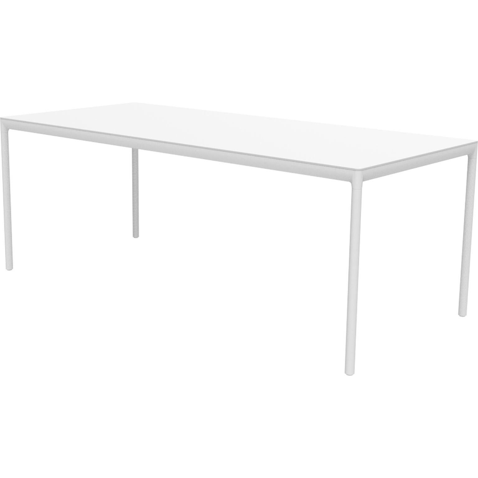 Ribbons white 200 coffee table by MOWEE
Dimensions: D90 x W200 x H75 cm.
Material: Aluminum and HPL top.
Weight: 25 kg.
Also available in different colors and finishes. (HPL Black Edge or Neolith top). 

An unmistakable collection for its