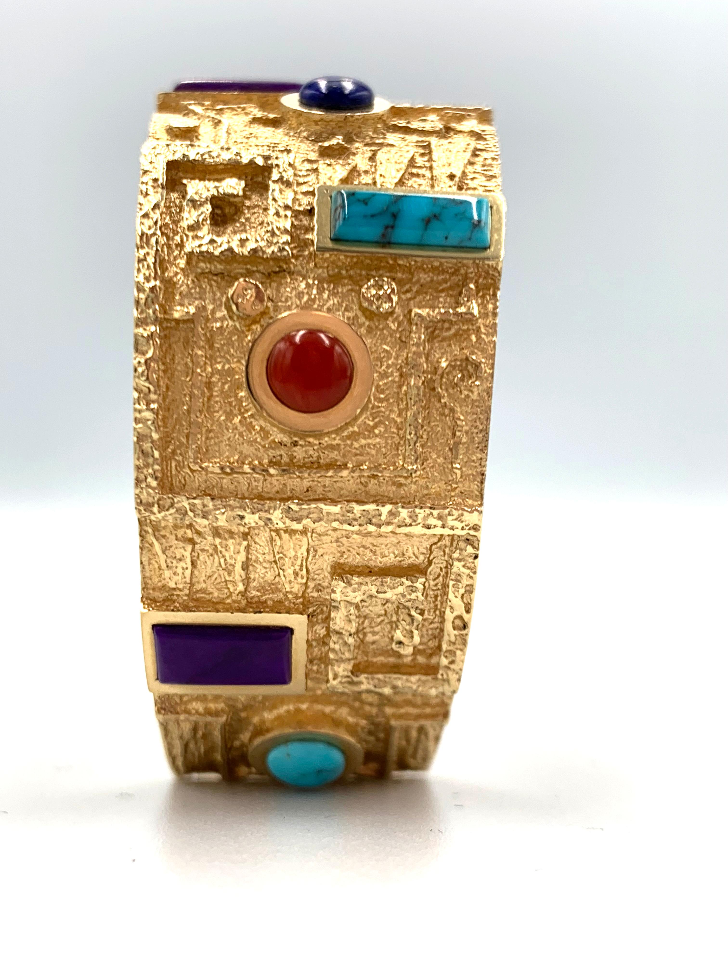 Bracciale Ric Charlie in tufo d'oro 18 carati con intarsio di più gemme in vendita 1