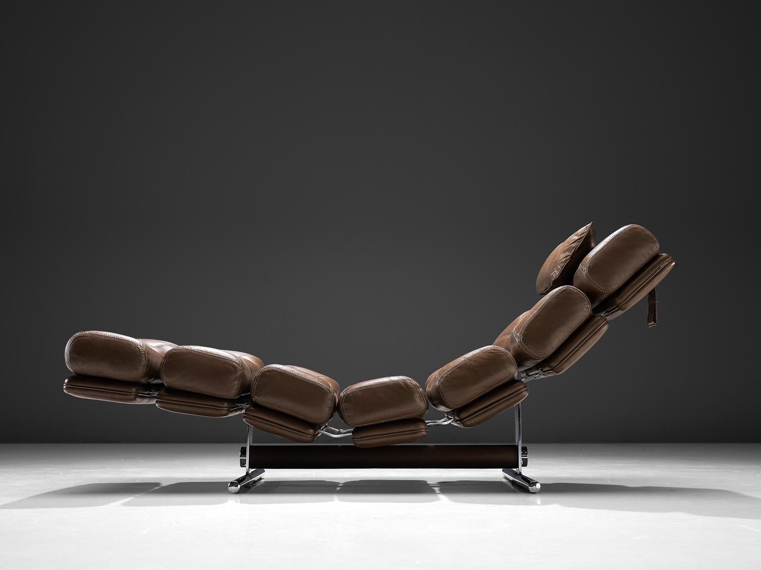 brown leather chaise longue