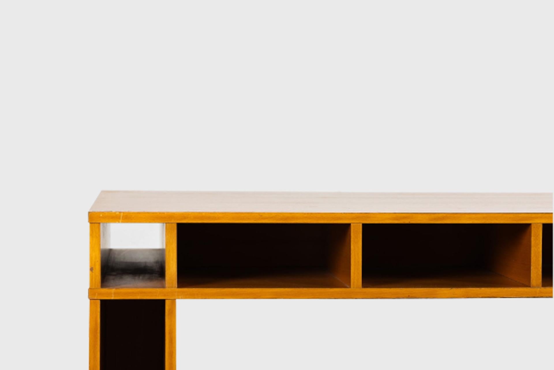 Anabelle d'Huart & Ricardo Bofill Desk
France, 1993
Manufactured by Ricardp Bofill
Veneer

180 x 80 x 76h cm
70,9 x 31,5 x 29,9h in

Private Collection