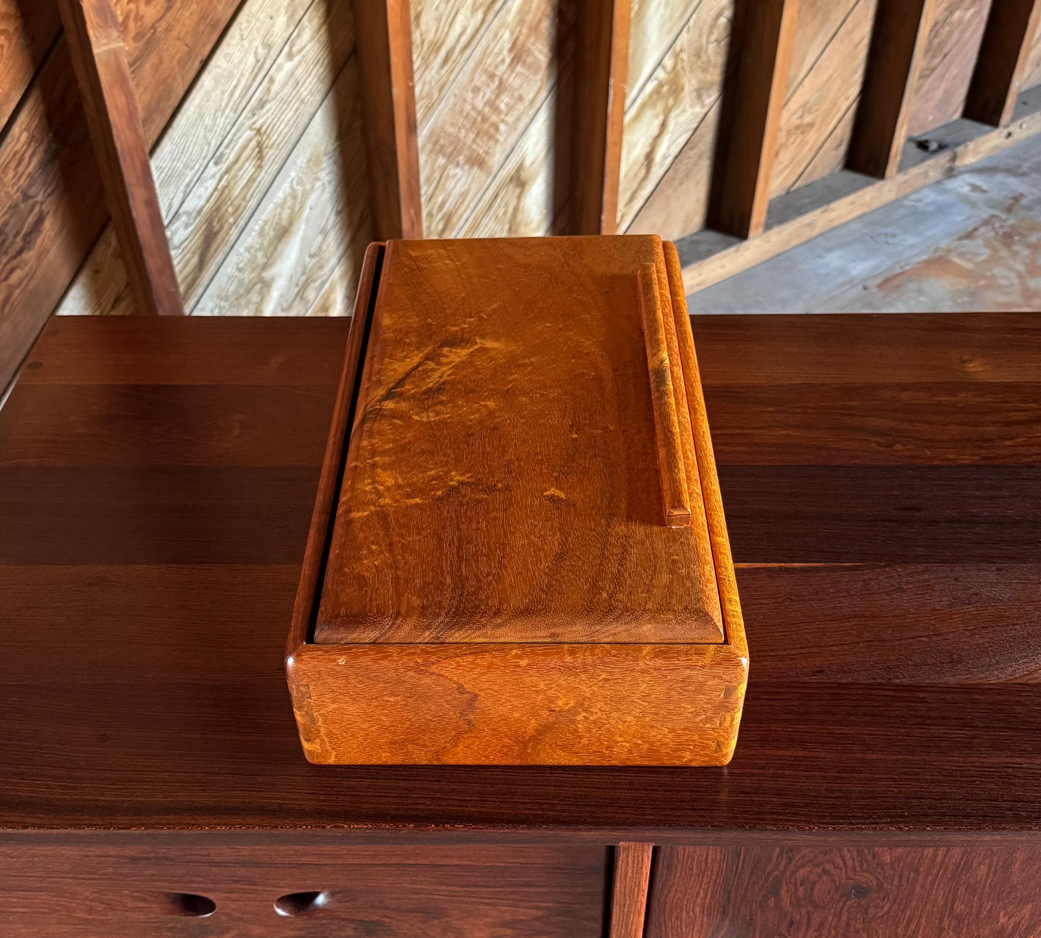 Ricardo Dellera Handcrafted Koa Wood Box, Hawaii, 20th Century 5
