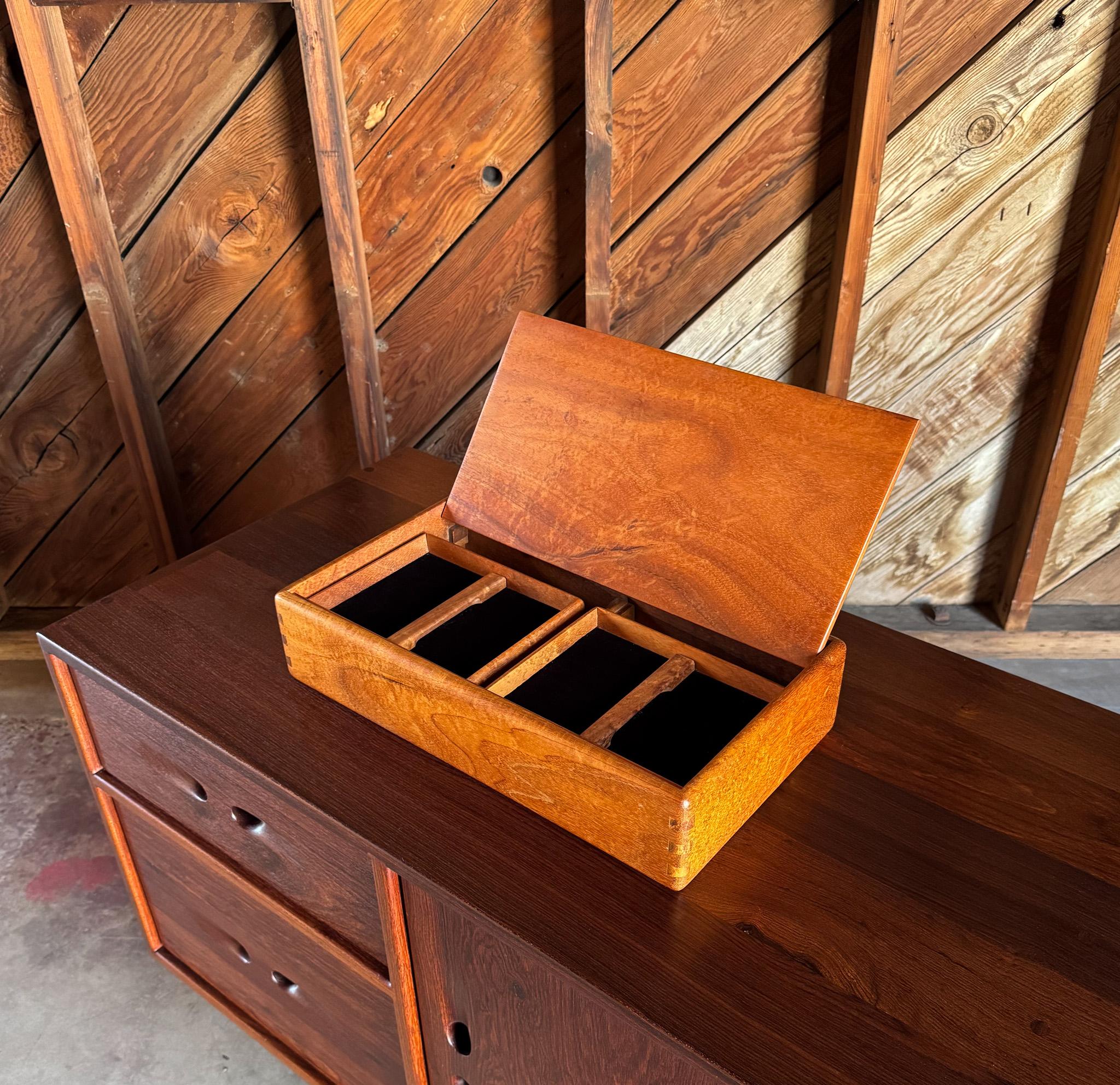 Ricardo Dellera Handcrafted Koa Wood Box, Hawaii, 20th Century 8
