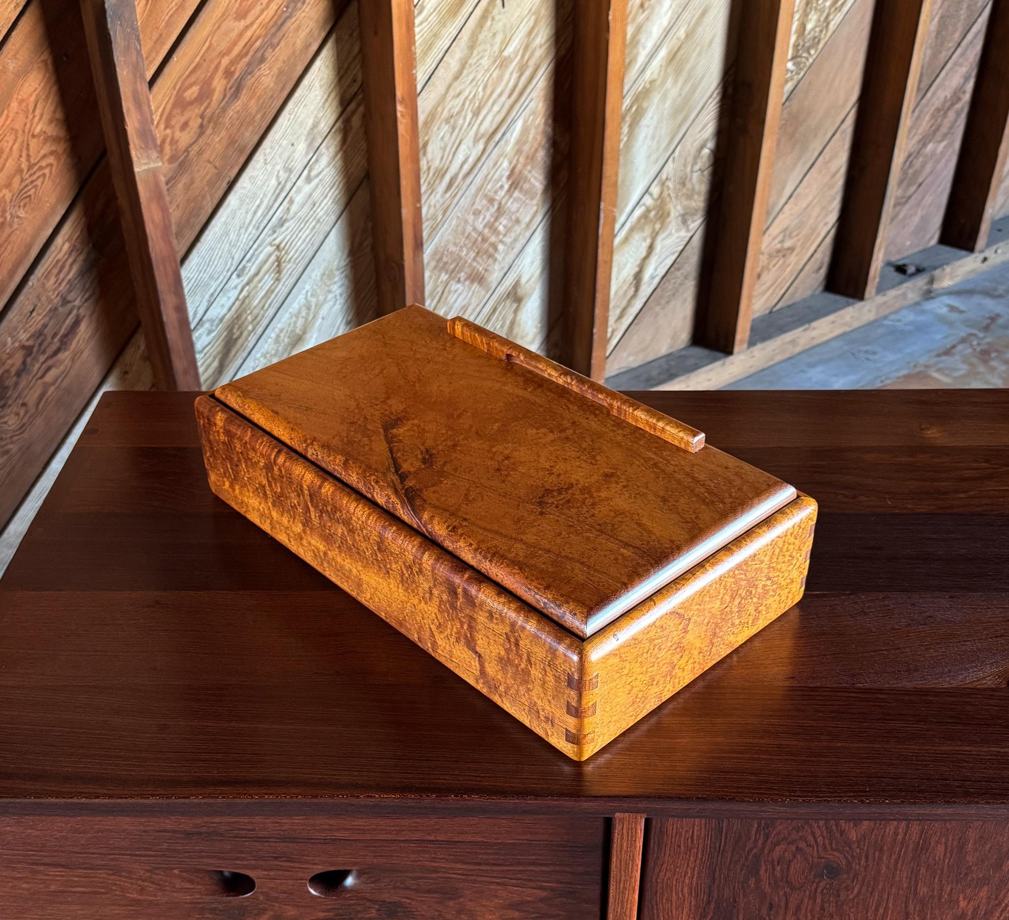 Ricardo Dellera Handcrafted Koa Wood Box, Hawaii, 20th Century 9