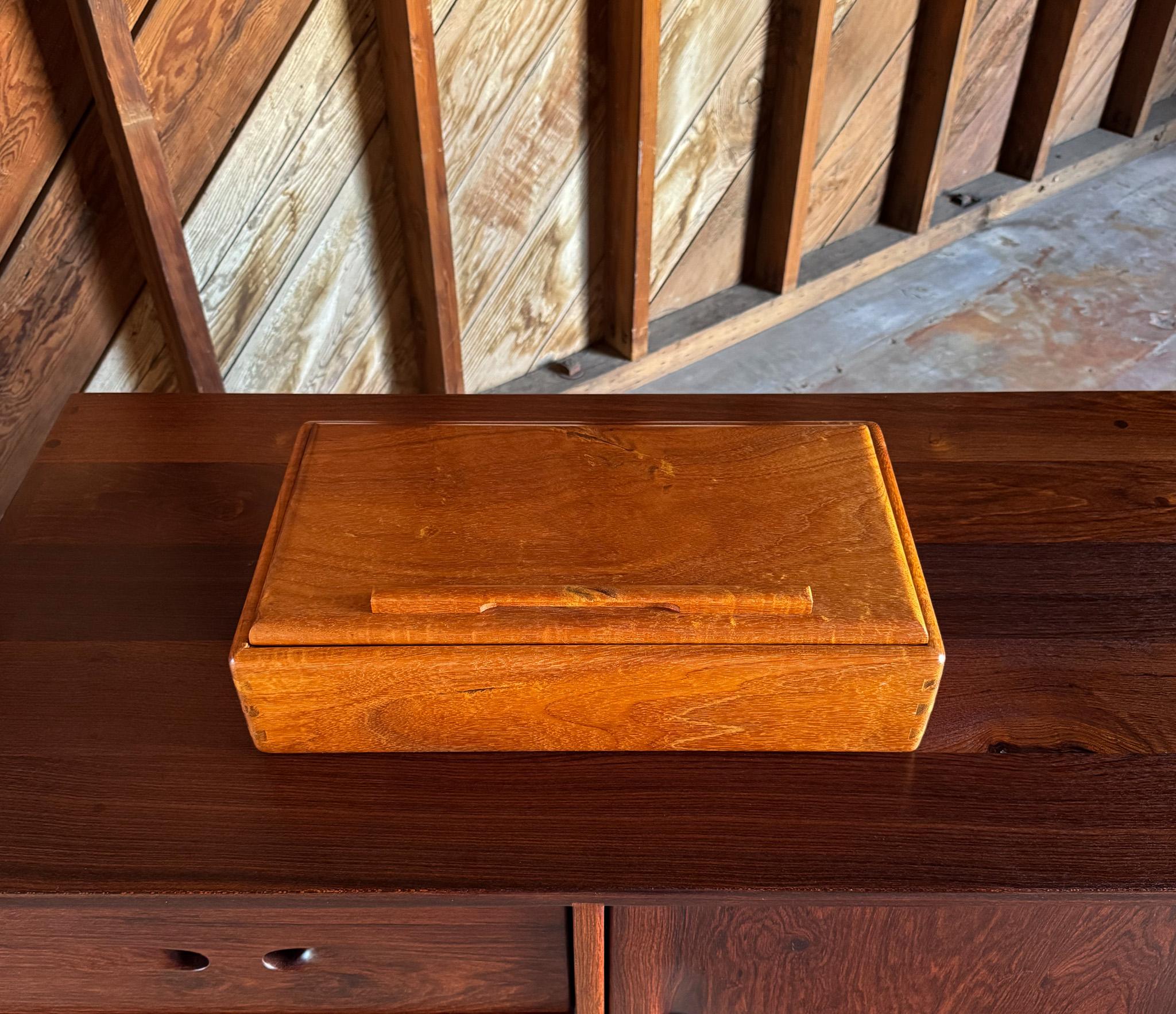 Mid-Century Modern Ricardo Dellera Handcrafted Koa Wood Box, Hawaii, 20th Century