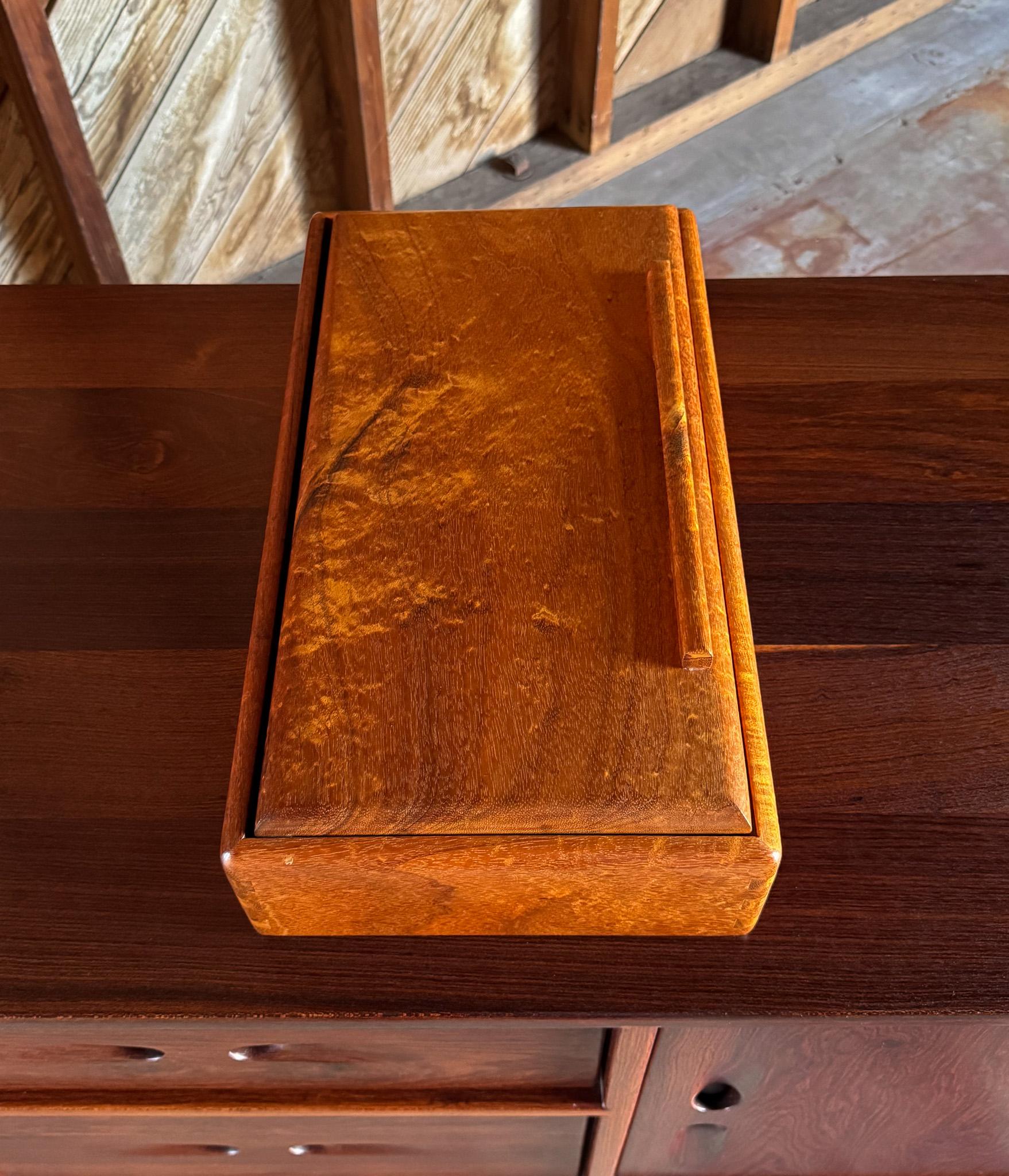 American Ricardo Dellera Handcrafted Koa Wood Box, Hawaii, 20th Century