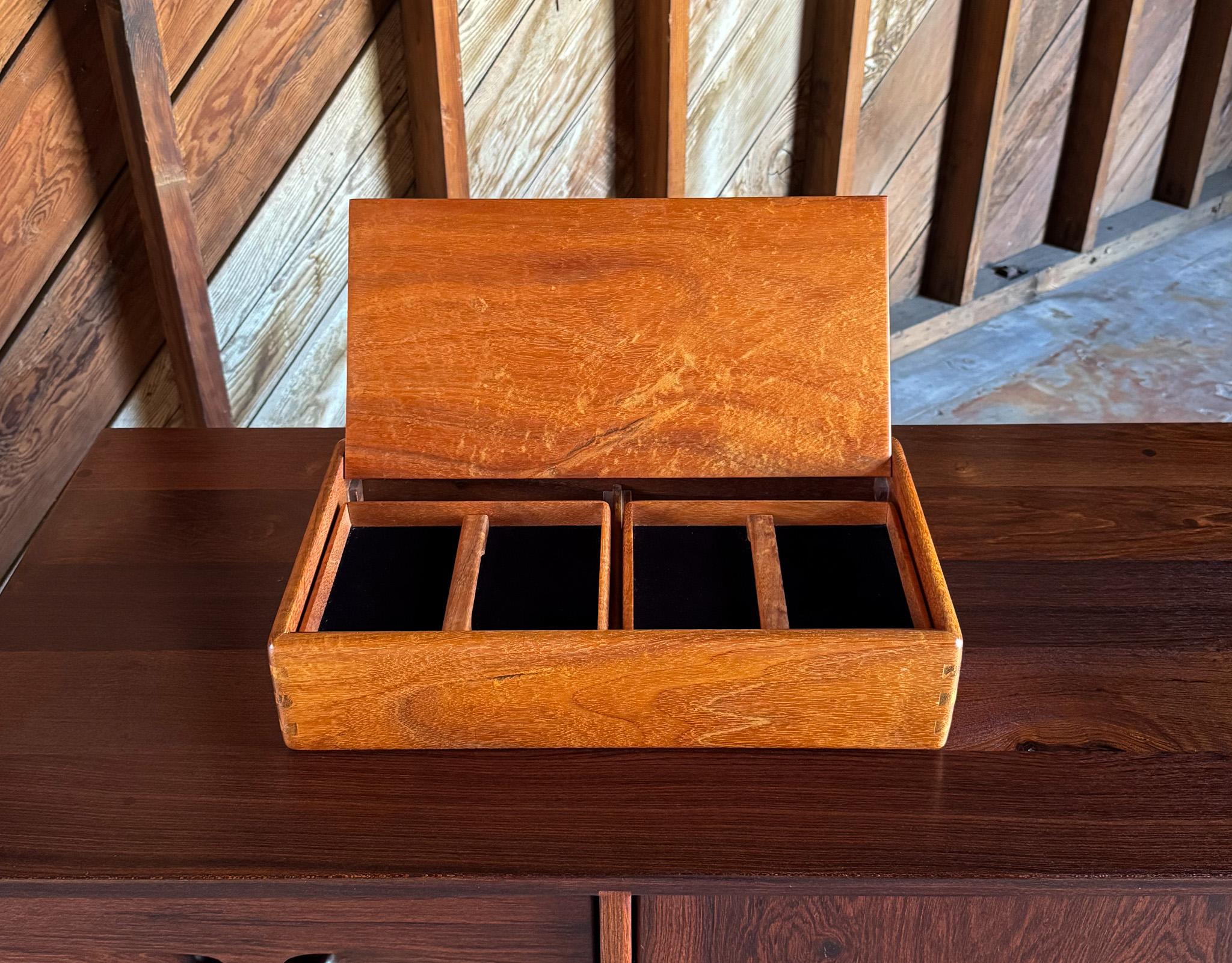 Ricardo Dellera Handcrafted Koa Wood Box, Hawaii, 20th Century 1