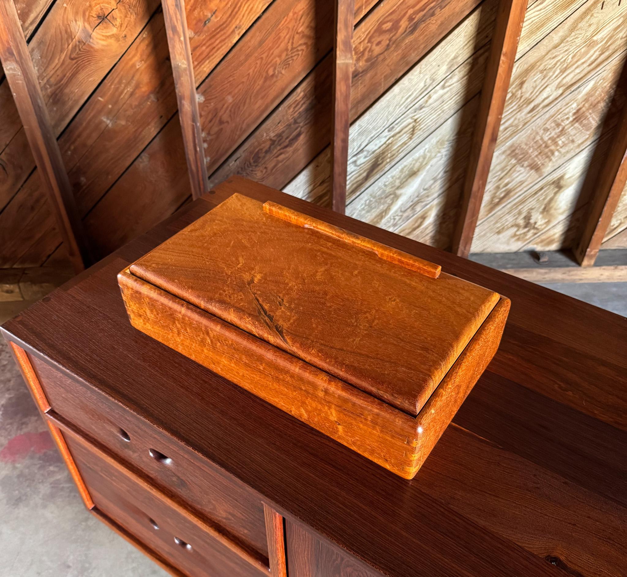 Ricardo Dellera Handcrafted Koa Wood Box, Hawaii, 20th Century 3