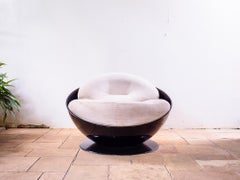 Ricardo Fasanello "Esfera" Lounge Chair in Black Fiberglass, Brazil 1970s
