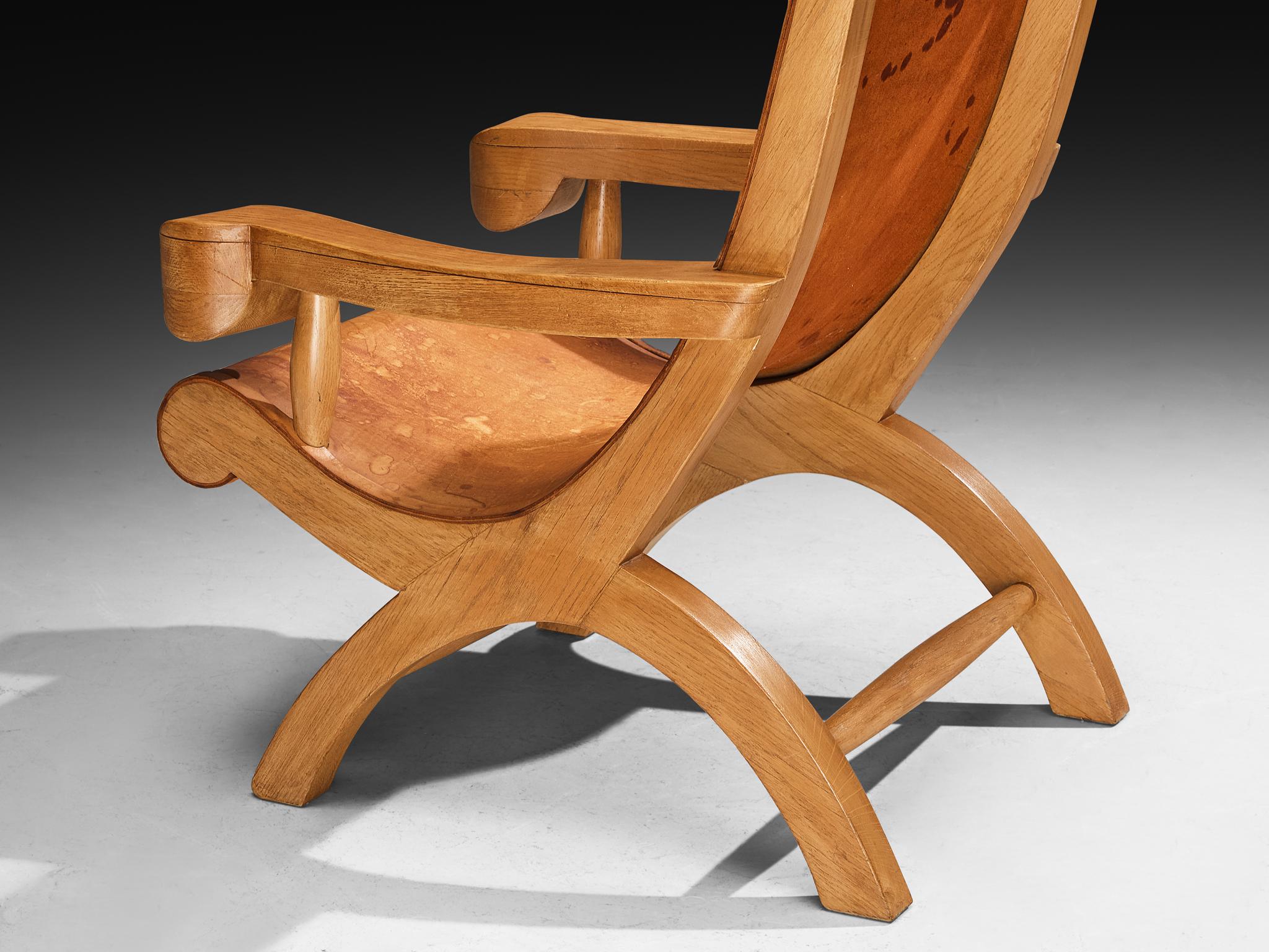 Ricardo Legorreta 'Butaque' Armchair in Oak and Leather finales del siglo XX en venta