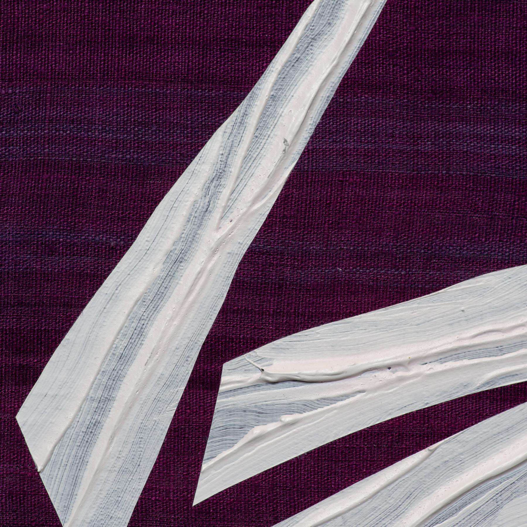 Weißes Acryl auf fuchsiafarbener natürlicher Seide aus Oaxaca, handgefärbt mitchineal  (Abstrakt), Painting, von Ricardo Mazal