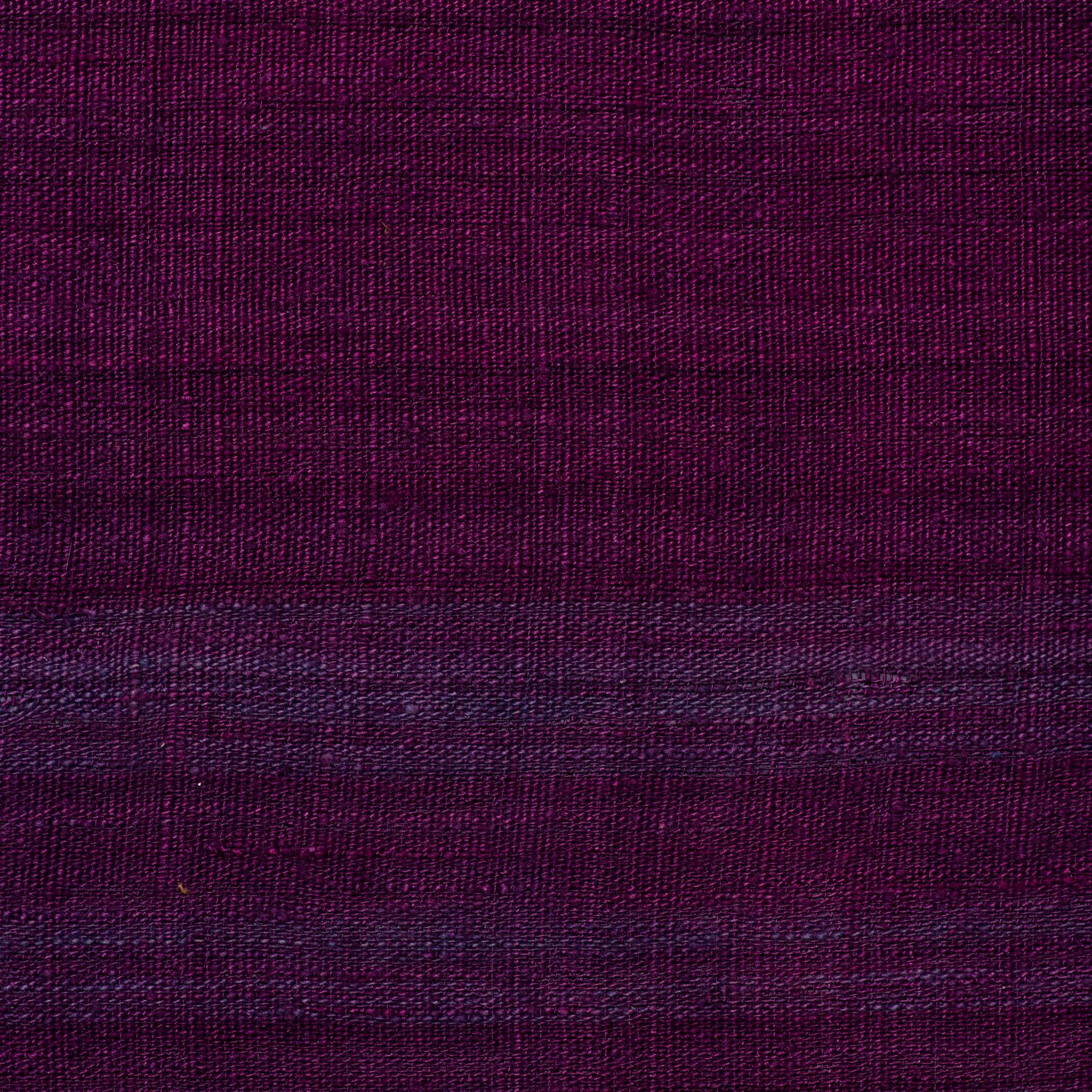 acrylique blanche sur soie naturelle fuchsia d'Oaxaca teintée à la main avec du cochinel - Rose Abstract Painting par Ricardo Mazal