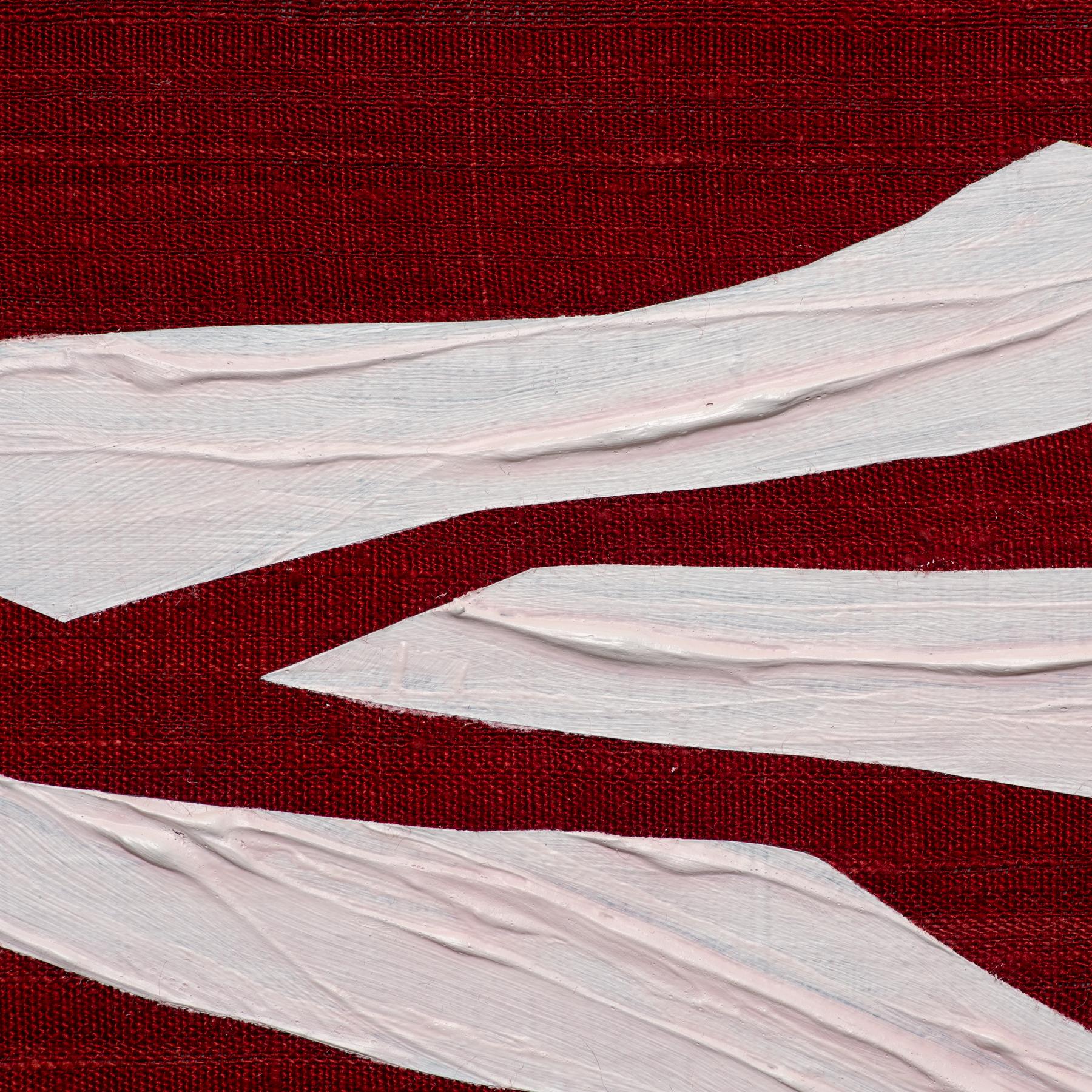 Weißes Acryl auf roter natürlicher Seide aus Oaxaca, handgefärbt mit brasilianischer Kirsche  (Abstrakt), Painting, von Ricardo Mazal