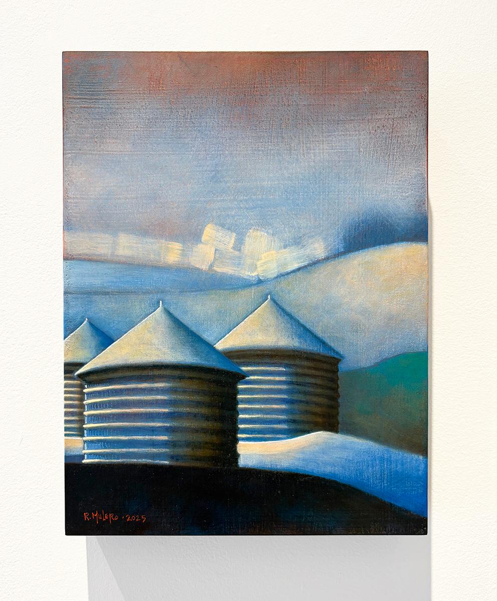 Silos metallici sul Mud Creek (paesaggio agricolo in bianco e blu) - Abstract Painting Grigio di Ricardo Mulero 