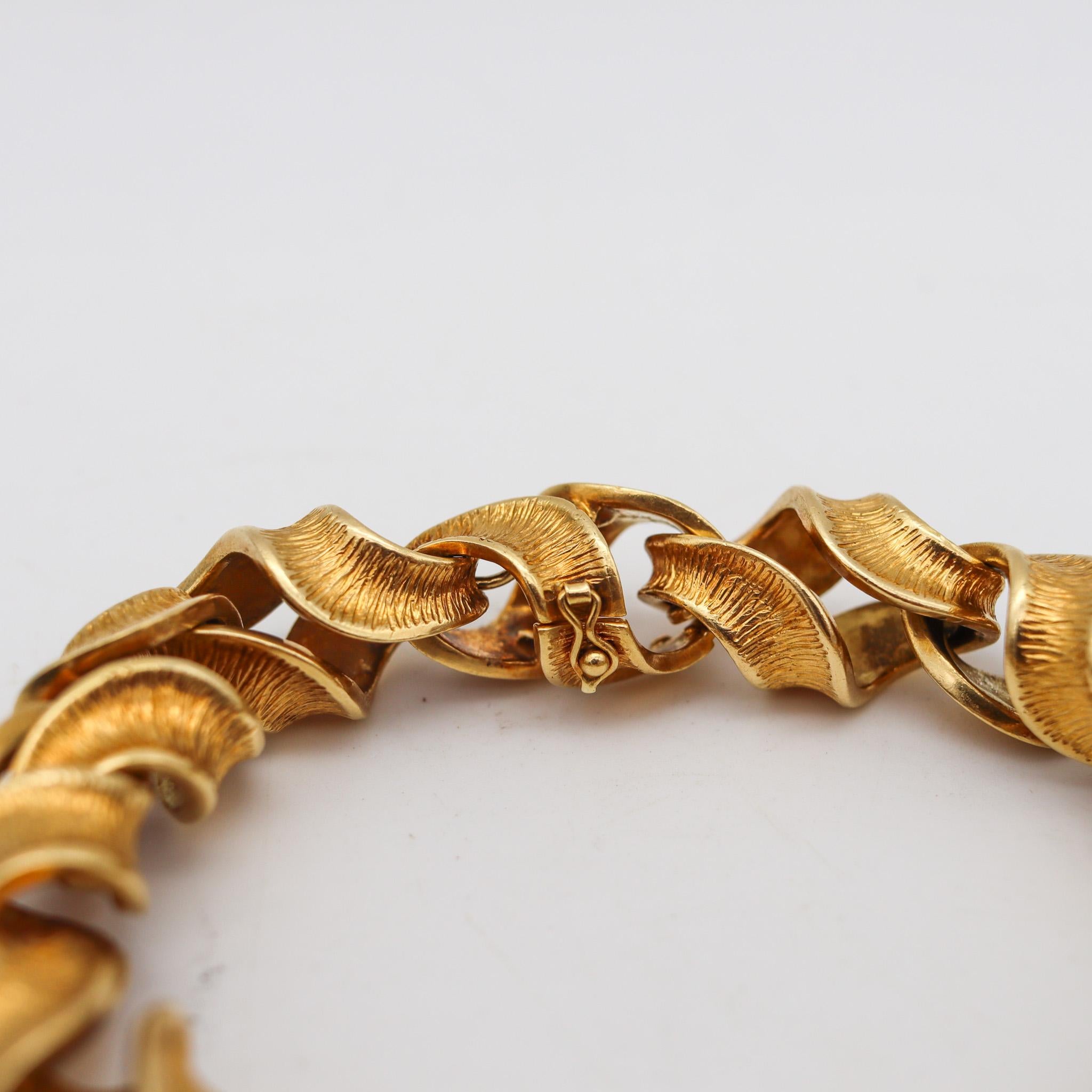 Women's or Men's Riccardo Masella 1960 Modernist Twisted Bracelet In Solid 18Kt Yellow Gold For Sale