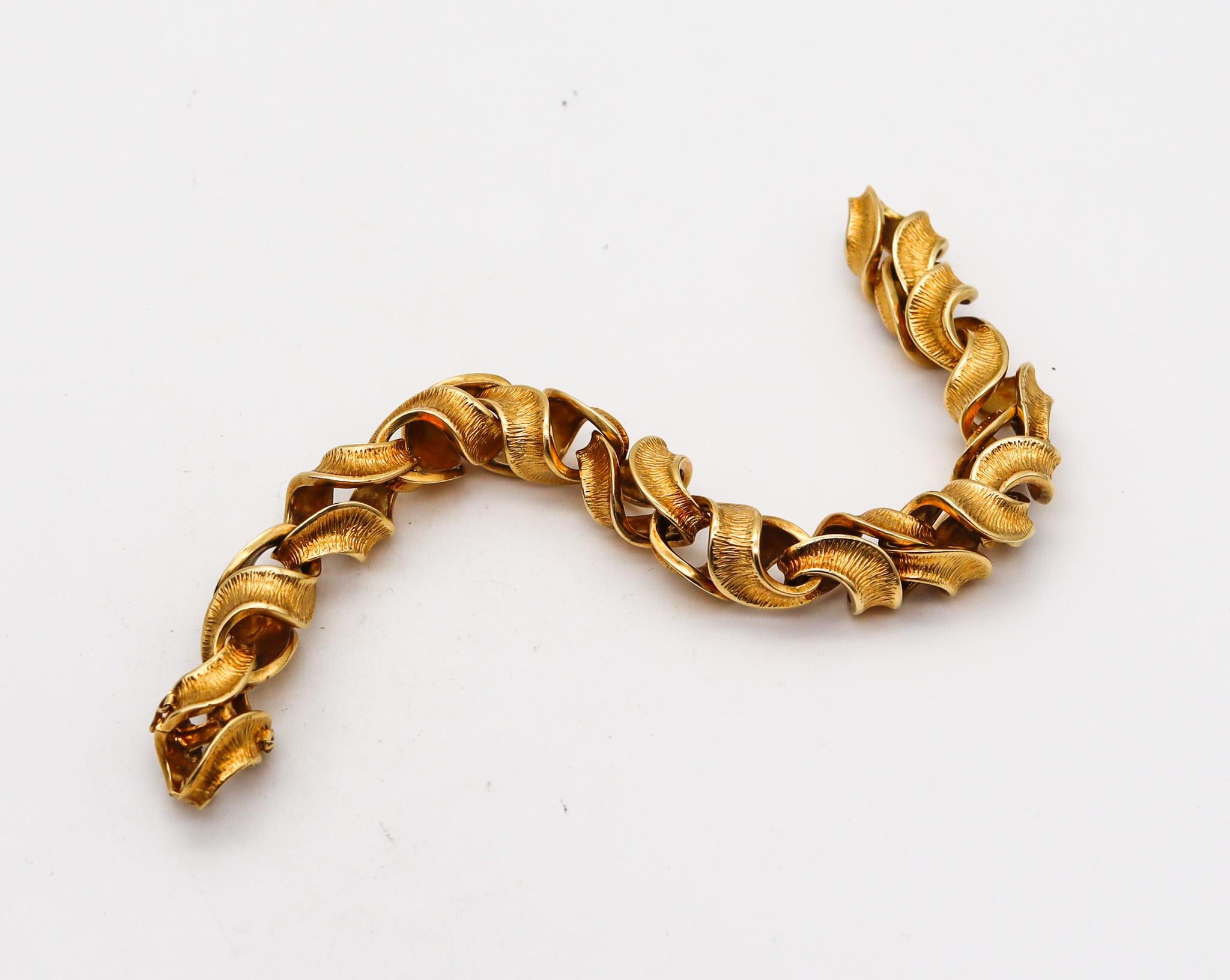 Riccardo Masella 1960 Modernist Twisted Bracelet In Solid 18Kt Yellow Gold For Sale 1