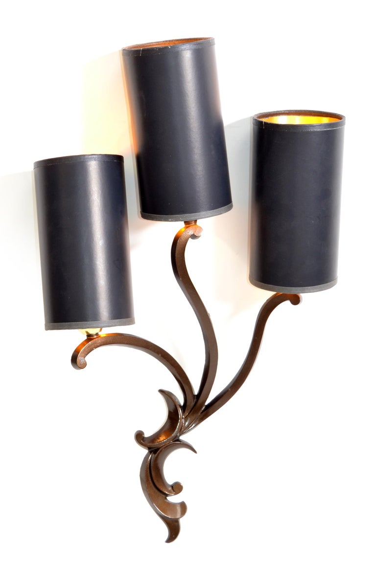 Riccardo Scarpa Bronze Sconces & Shades, Wall Lights Art Deco Italy 1950, Pair For Sale 3