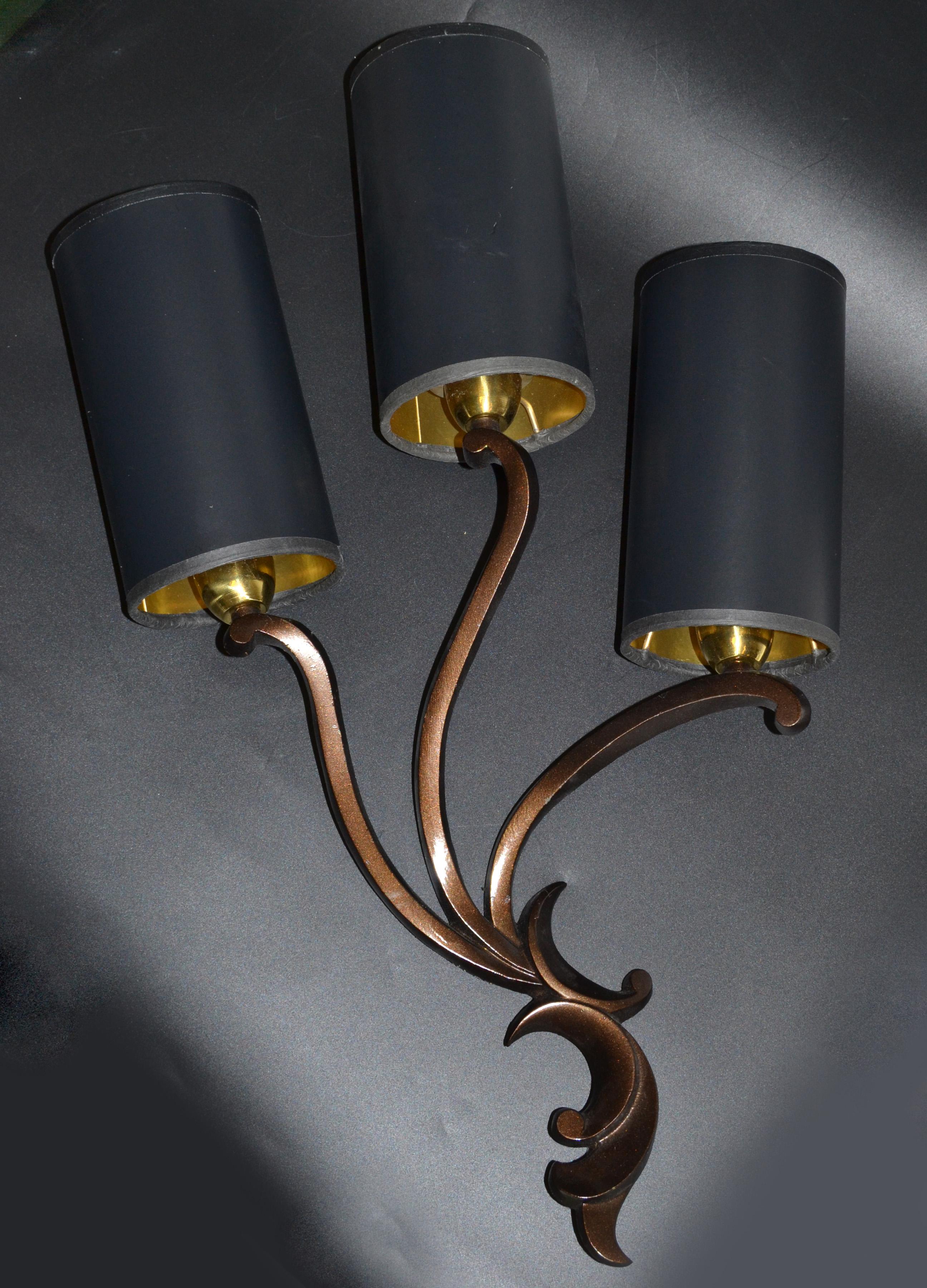 Riccardo Scarpa Bronze Sconces & Shades, Wall Lights Art Deco Italy 1950, Pair For Sale 5