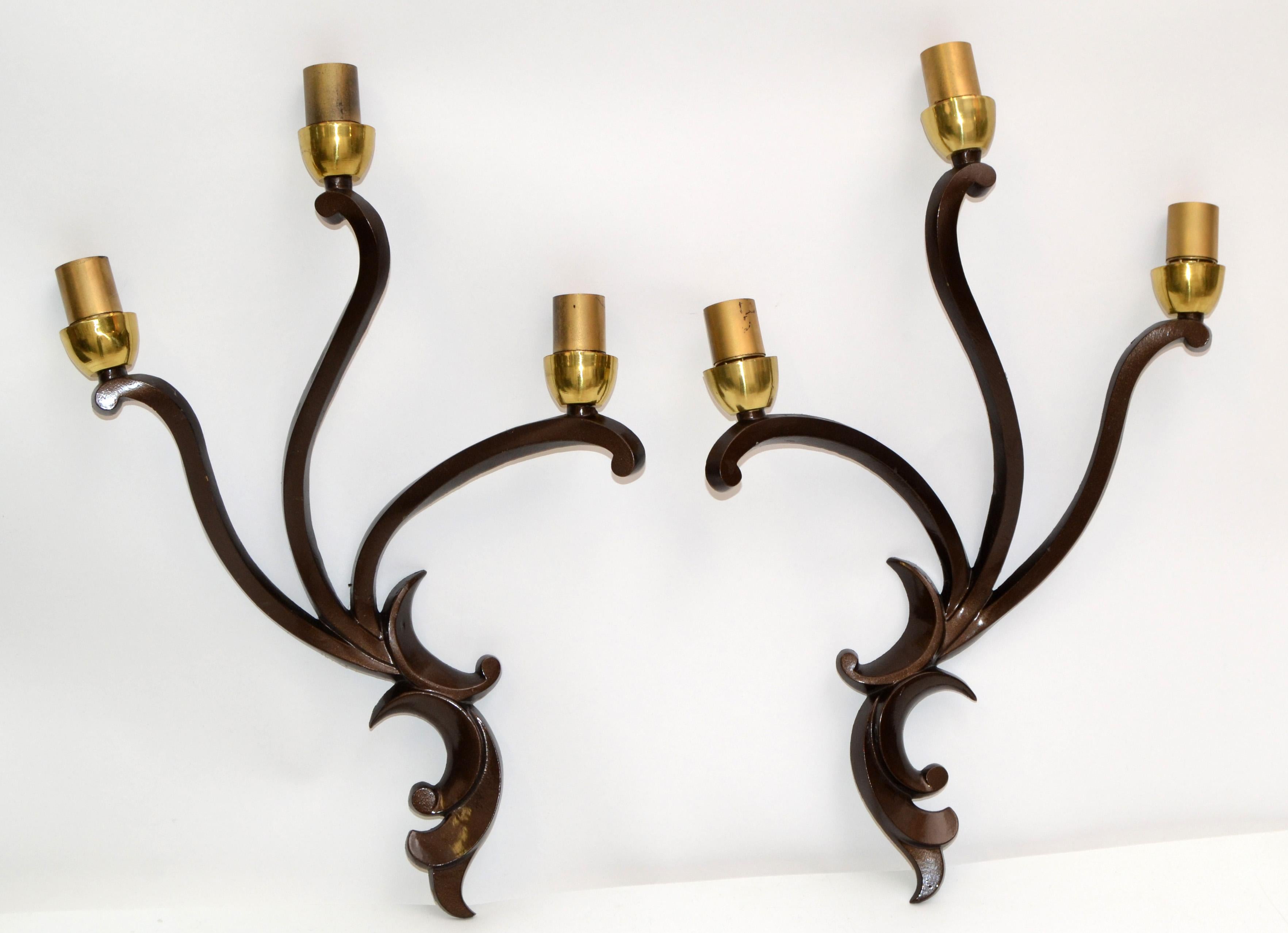 Riccardo Scarpa Bronze Sconces & Shades, Wall Lights Art Deco Italy 1950, Pair For Sale 6