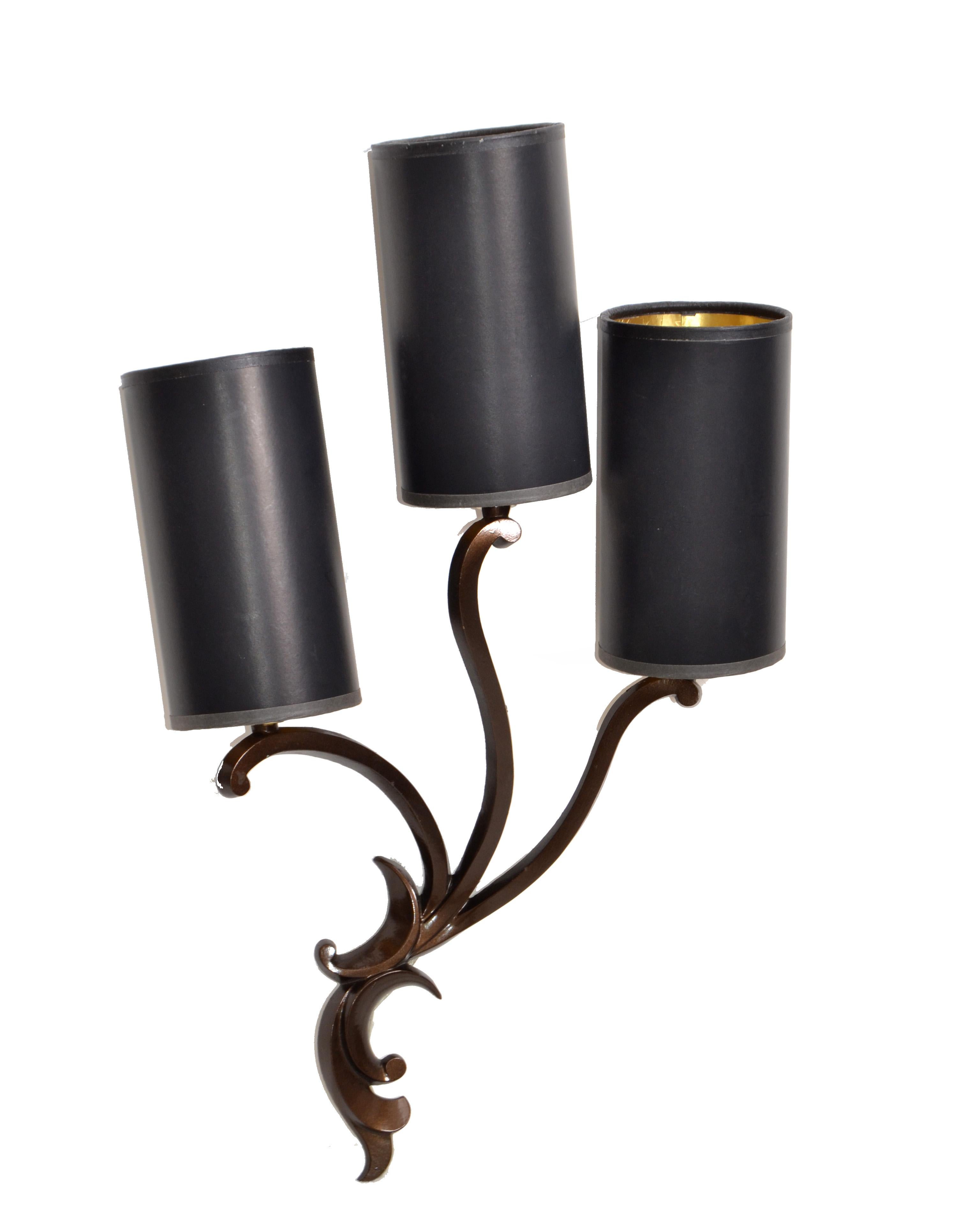 italien Riccardo Scarpa Bronze Sconces & Shades, Wall Lights Art Deco Italy 1950, Pair en vente