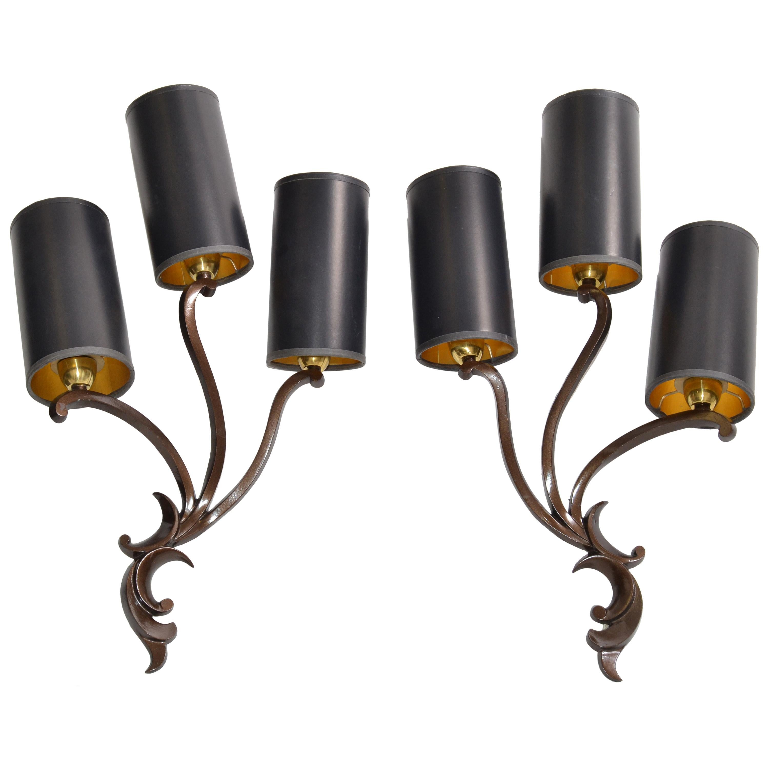 Riccardo Scarpa Bronze Sconces & Shades, Wall Lights Art Deco Italy 1950, Pair en vente