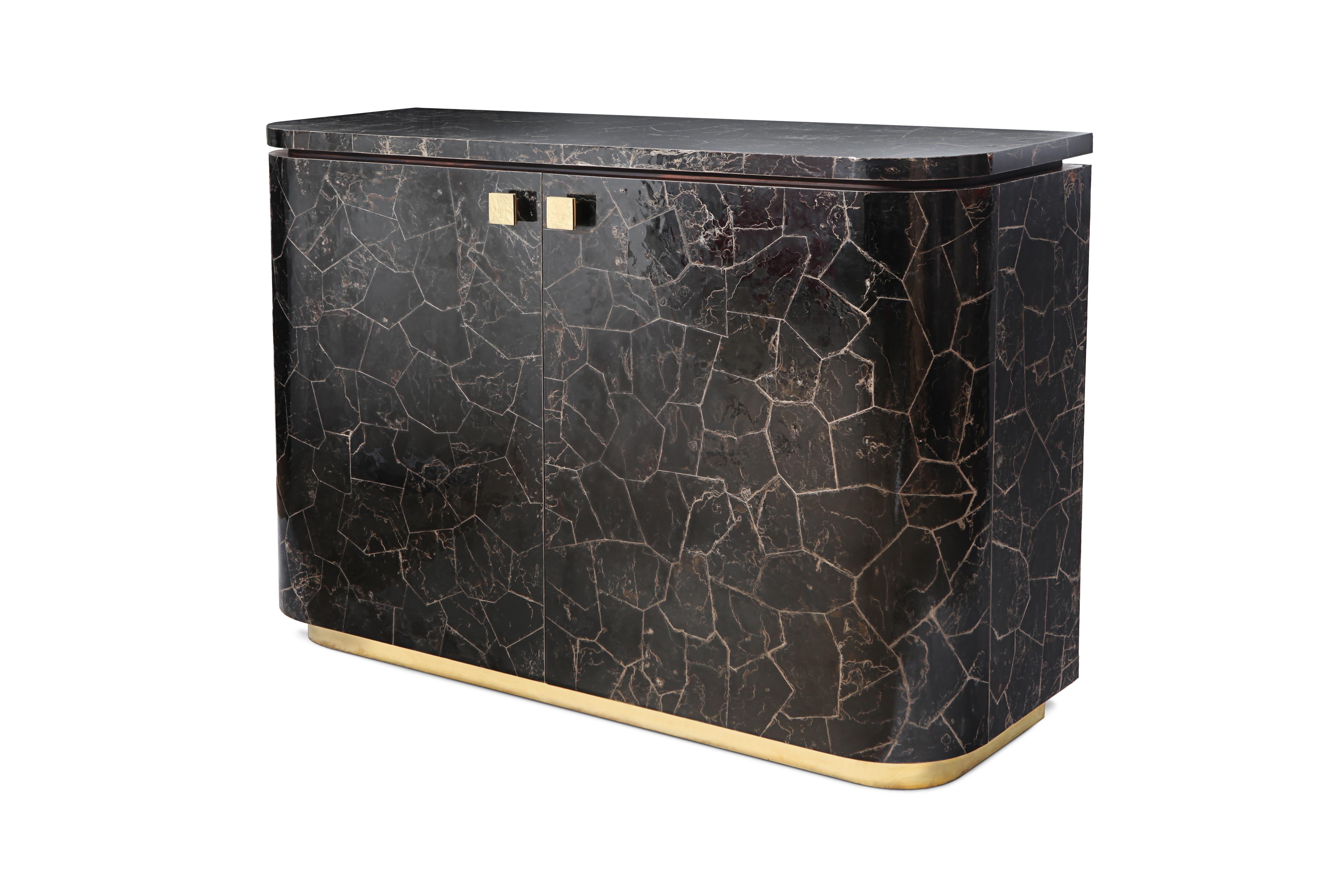 Sideboard von Riccardo mit Mica-Intarsien, Makassar-Ebenholz und Messing (Moderne)