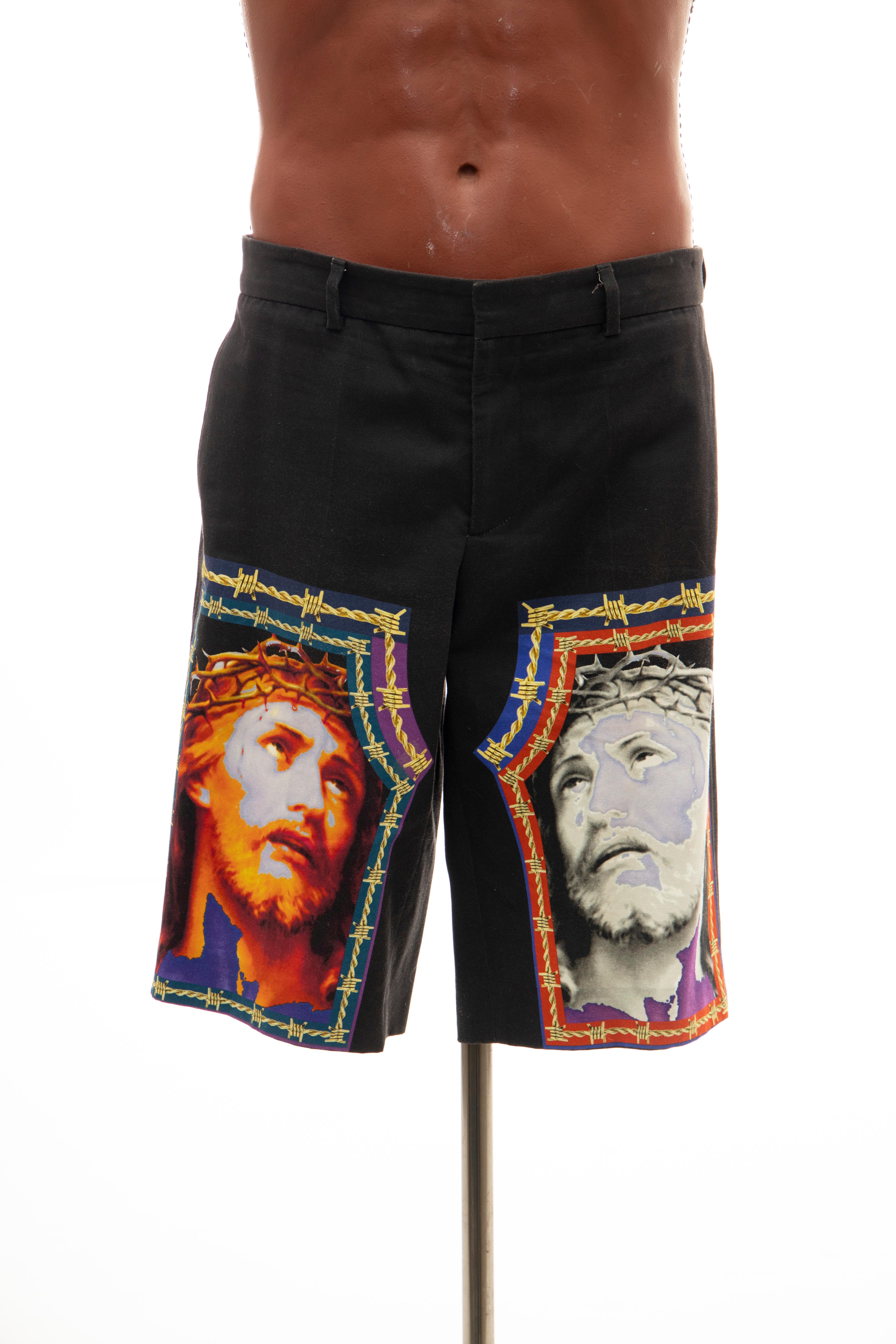 Riccardo Tisci for Givenchy Black Men's Printed Cotton Shorts, Spring 2016 For Sale 5