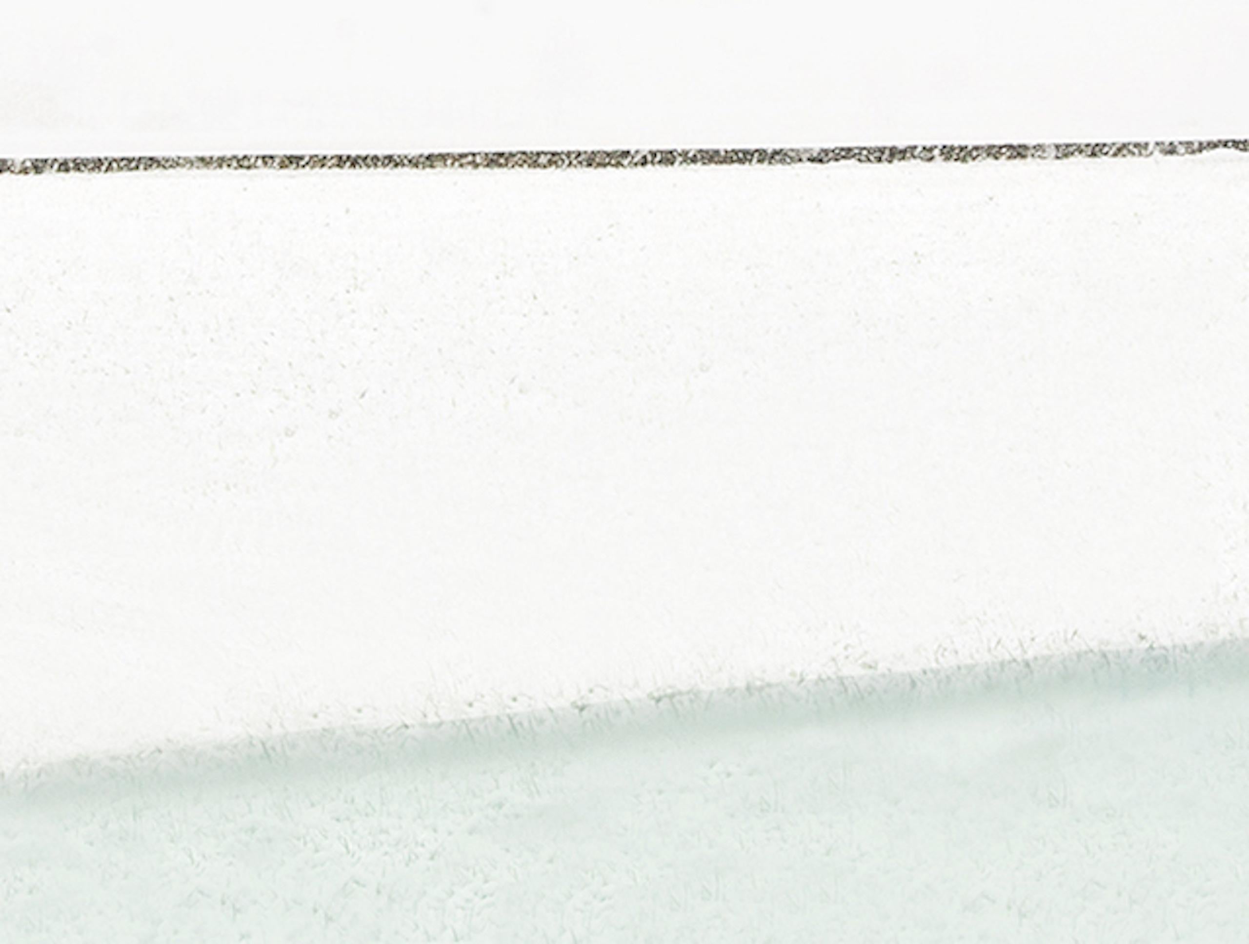 S 02-22 von Riccardo Varini – Landschaftsfotografie, Winter, Schnee, Weiß, Italien im Angebot 5