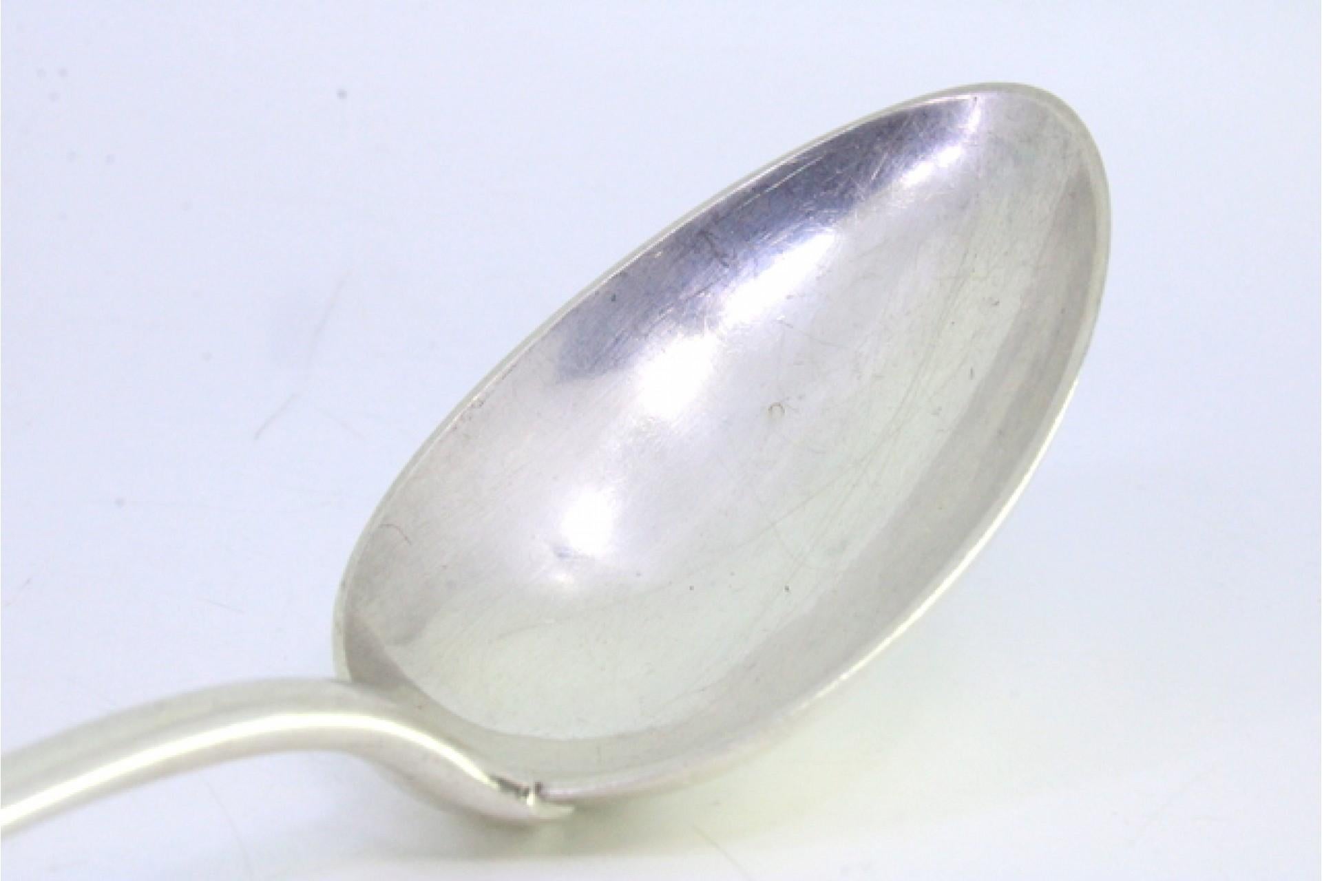 Rice and serving spoon in guilloche silver with a monogrammed card on the handle siglo XIX en venta