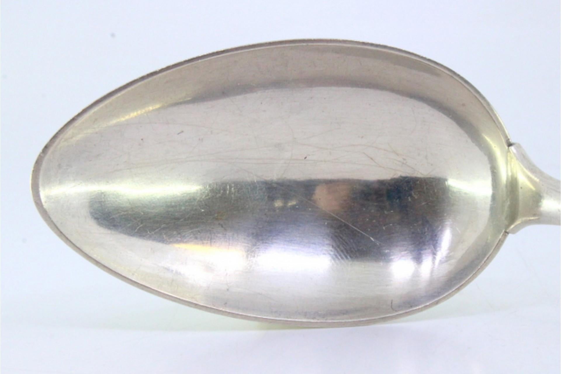 Rice and serving spoon in guilloche silver with a monogrammed card on the handle en venta 1
