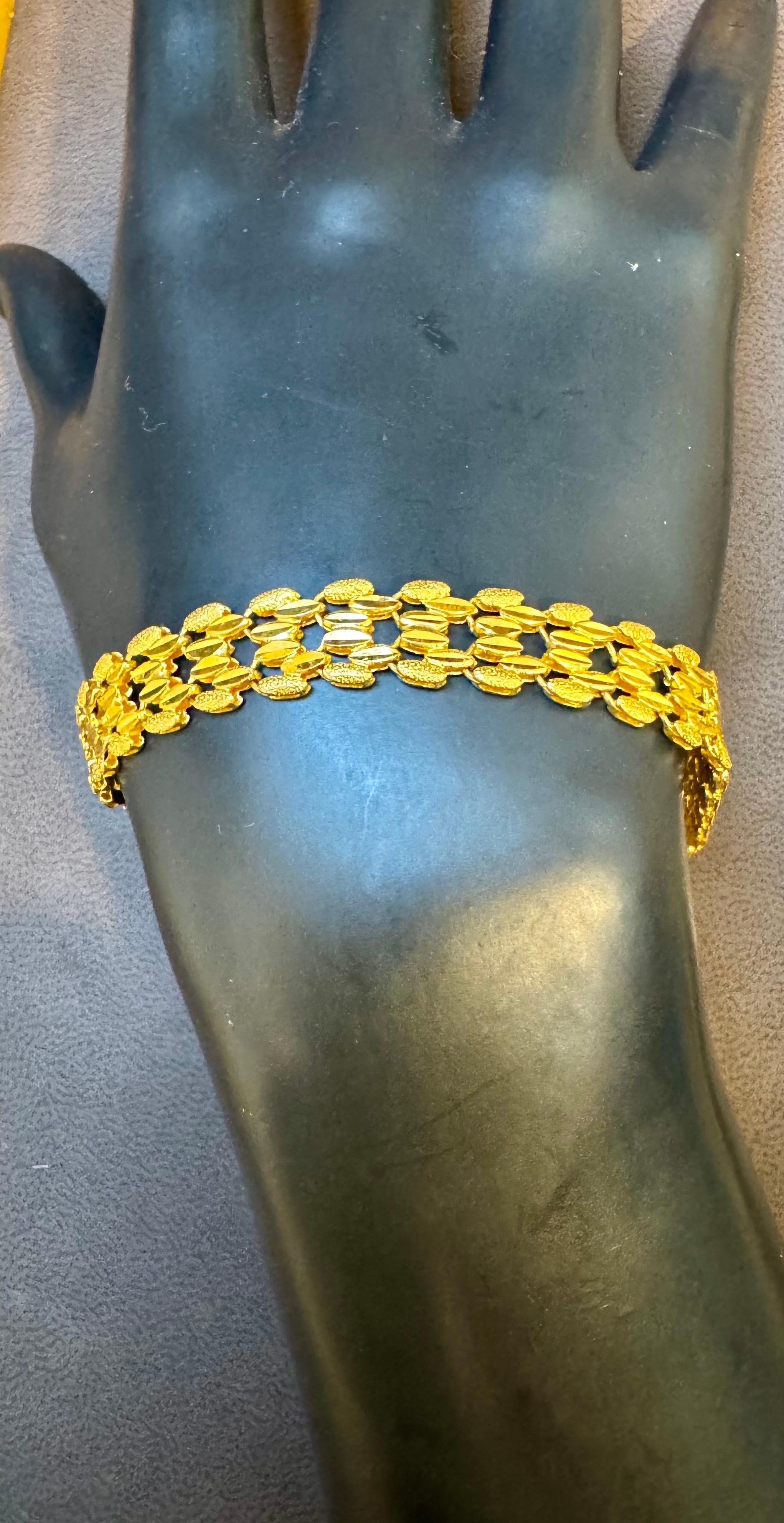 Rice Link 24 Karat Pure Yellow Gold Solid Bracelet, 15.6 Gm, Unisex , 7 INCH In Excellent Condition In New York, NY