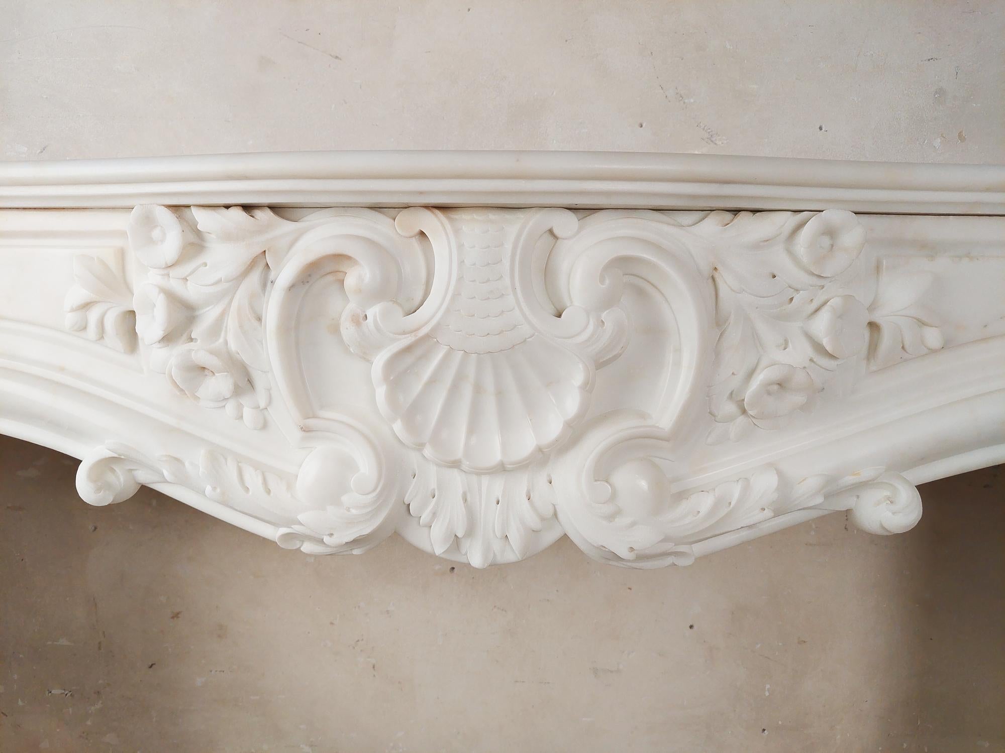 Rich 19th century Mantlepiece of White Statuary Quality Bianco Carrara Marble For Sale 2