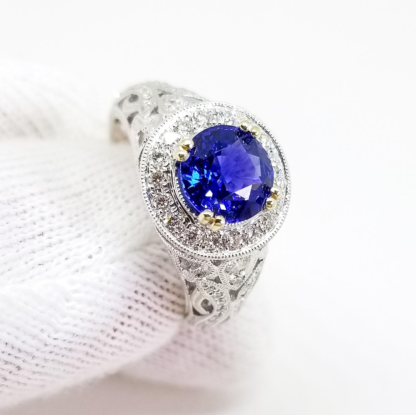 Rich Blue AAA Sapphire and Diamond Halo Ring 18K White Gold Filigree Millegrain In New Condition For Sale In Lambertville , NJ