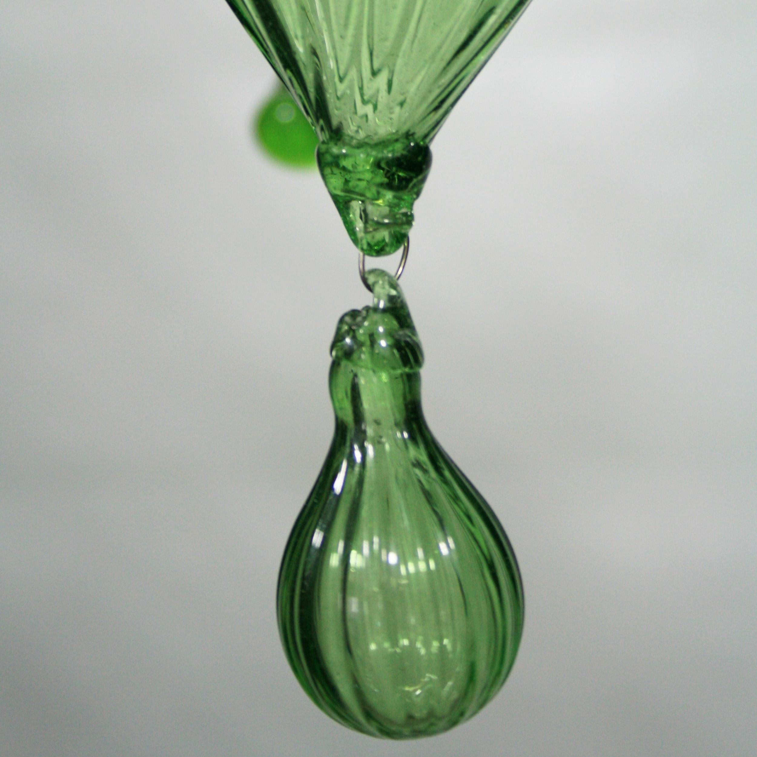 Autre Lustre riche à 6 bras en verre de Murano artistique soufflé à la bouche vert par Multiforme en vente