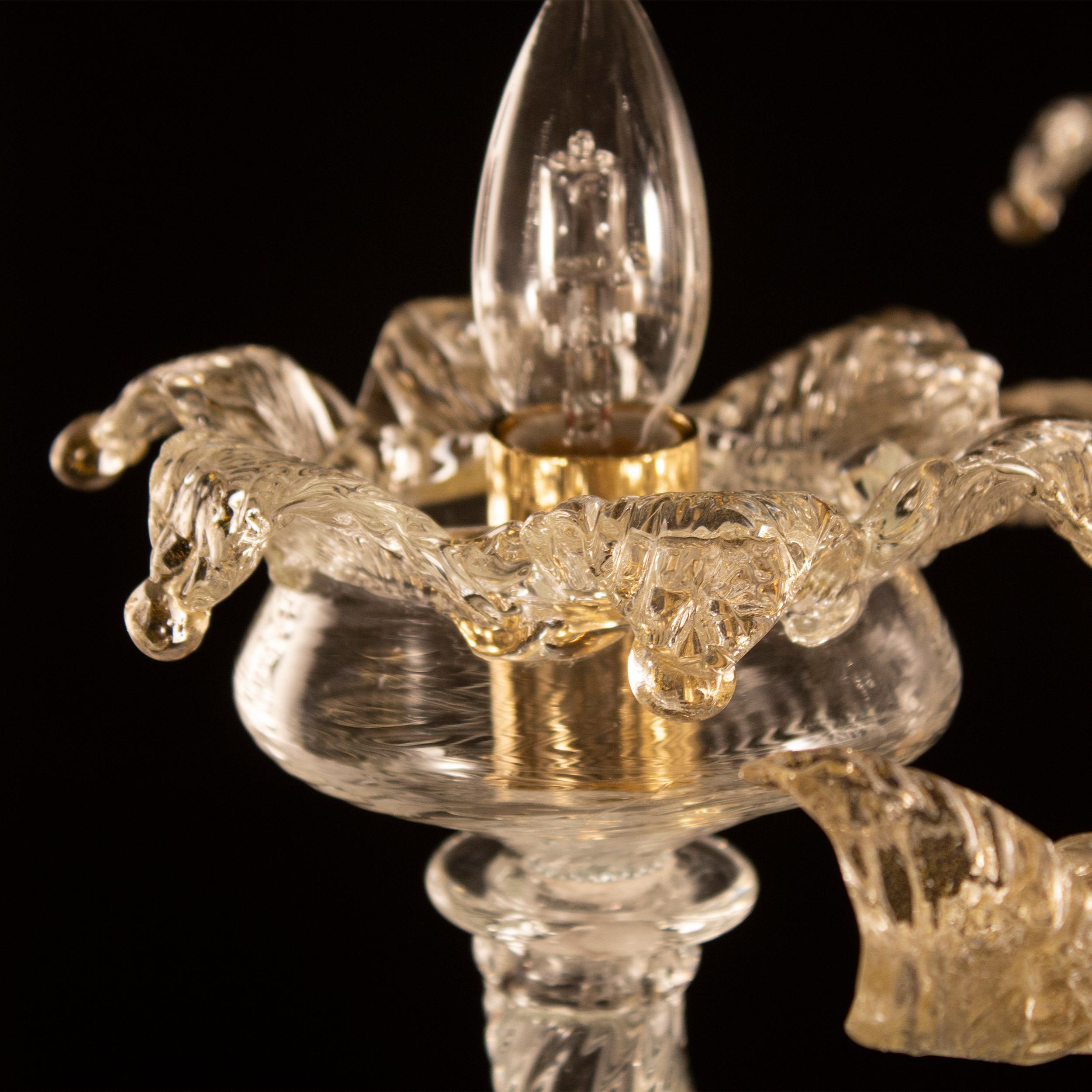 Reichhaltiger 6-armiger Kronleuchter aus Kristall und goldenem Murano Glas von Multiforme auf Lager (Italienisch) im Angebot