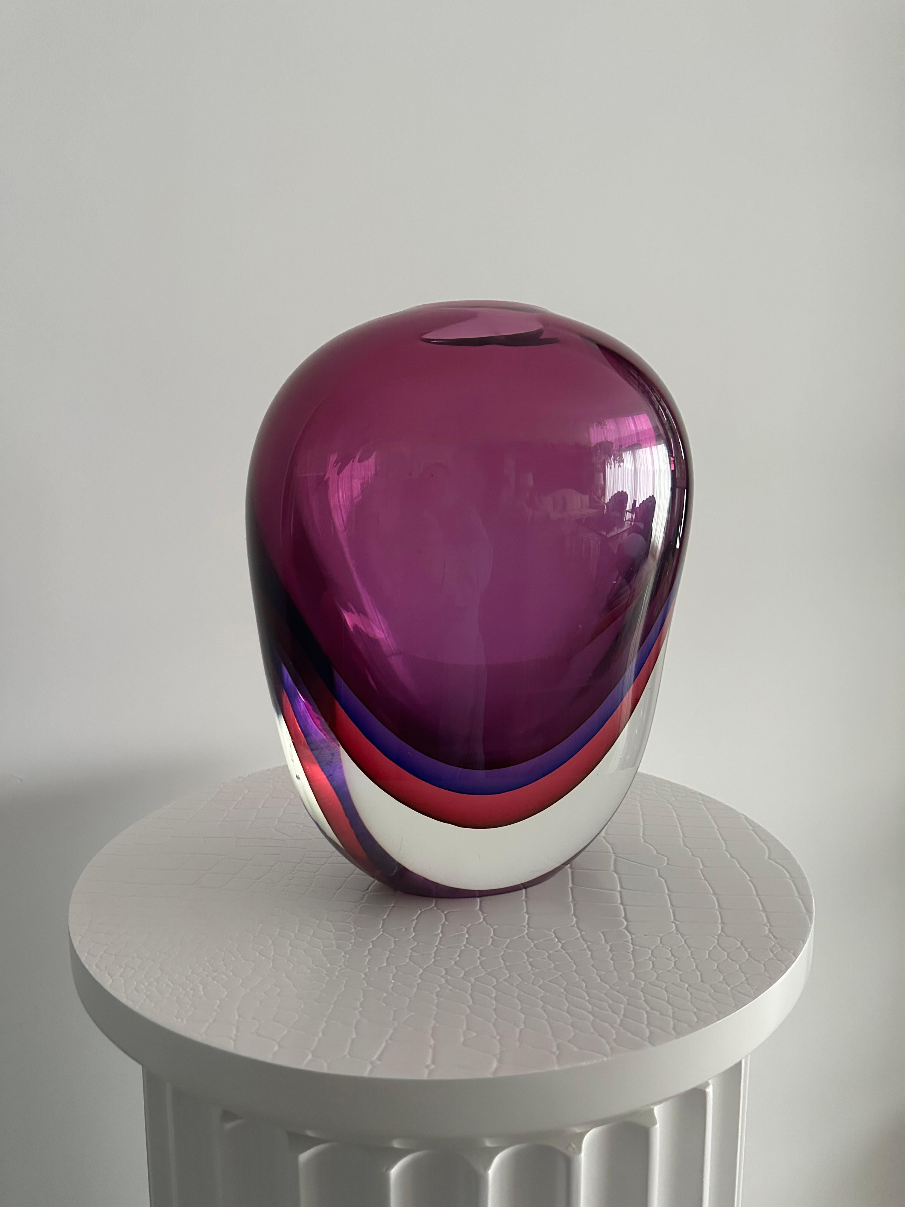 Moderno Vaso in vetro di Murano di colore ricco, in stock in vendita