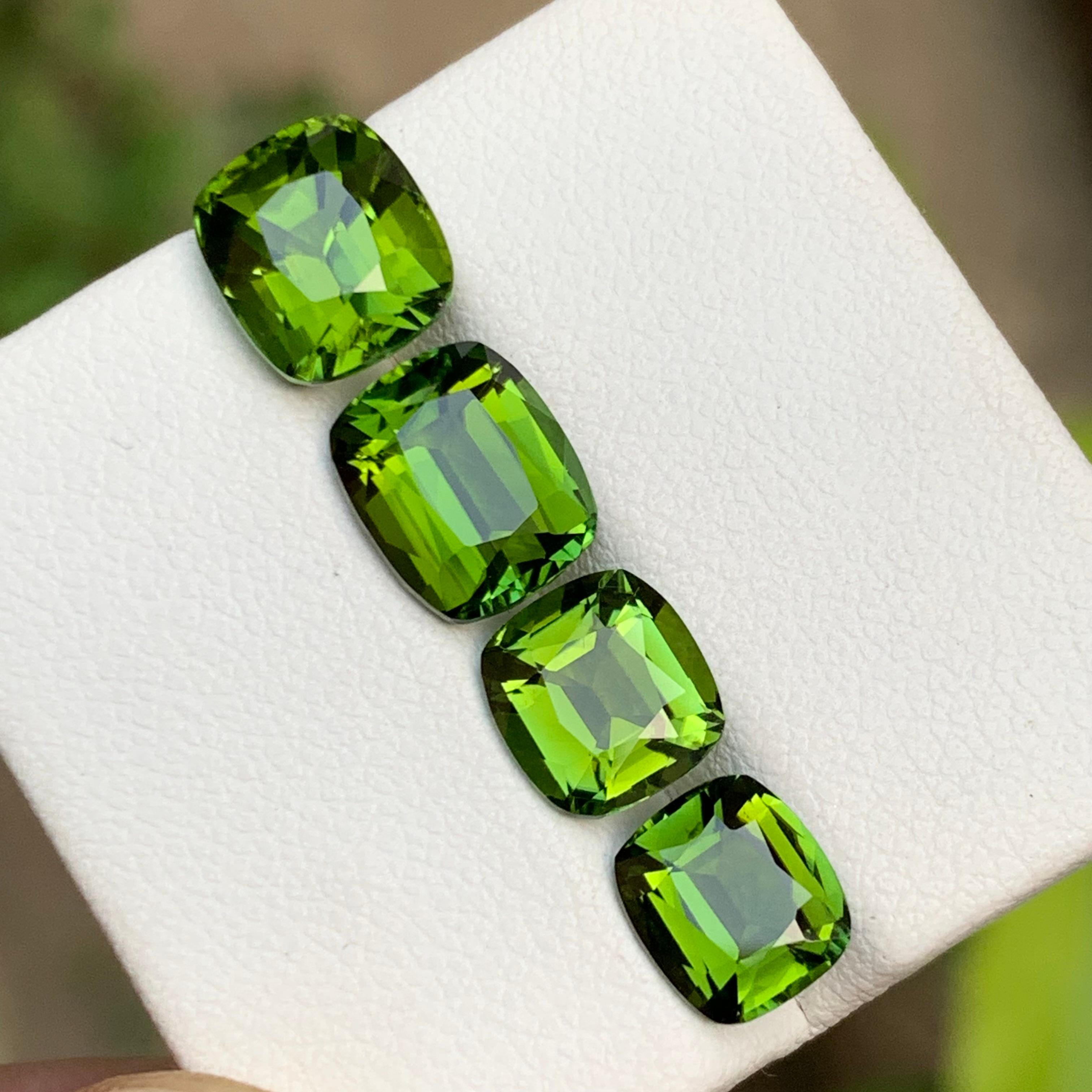 Pierres précieuses de tourmaline naturelle vert profond olive vert sous-ton Lot 8,55 carats en vente 3