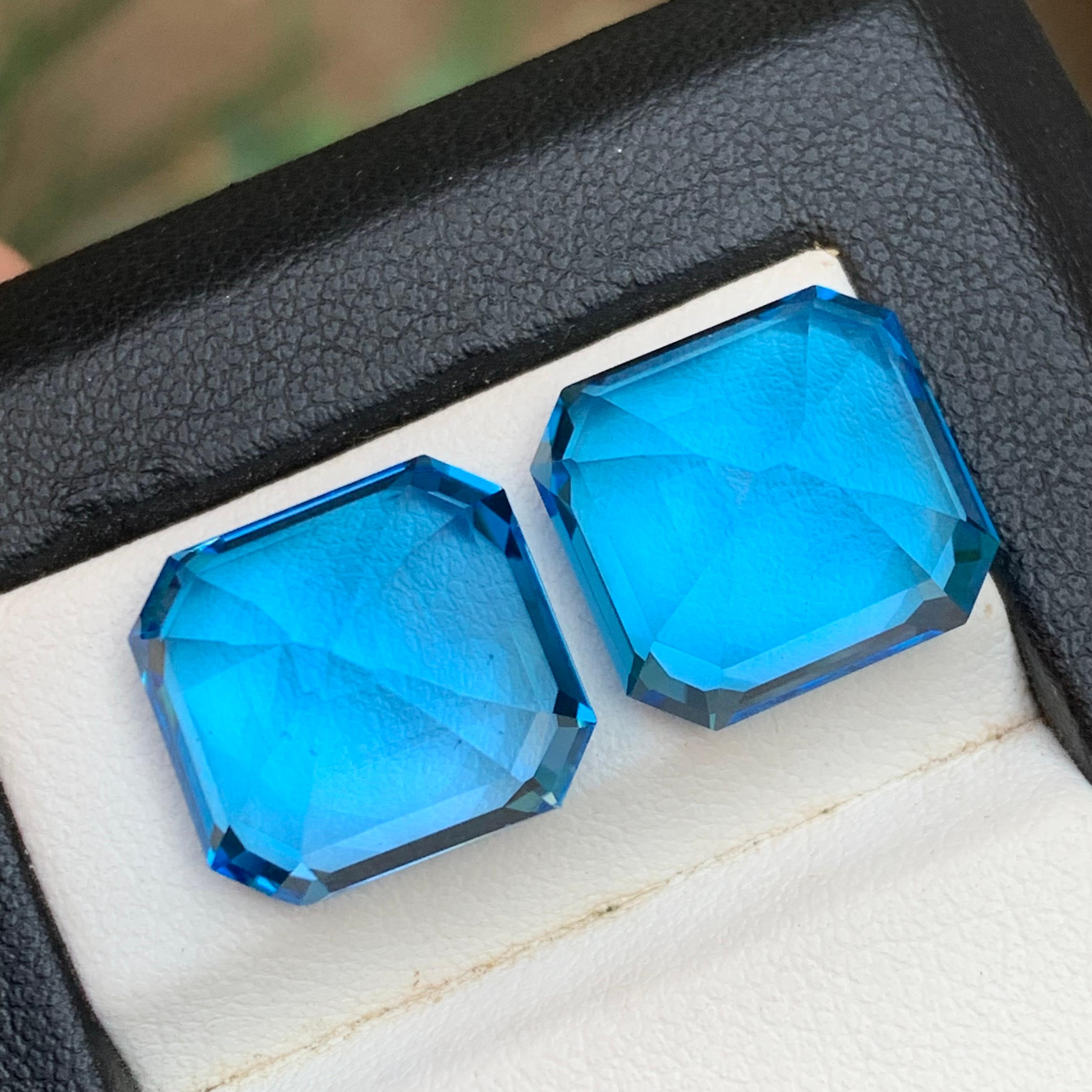 Topazio svizzero blu elettrico ricco 28,92 carati Nature Gemma sciolta Coppia Taglio Asscher In condizioni Nuovo in vendita a Peshawar, PK