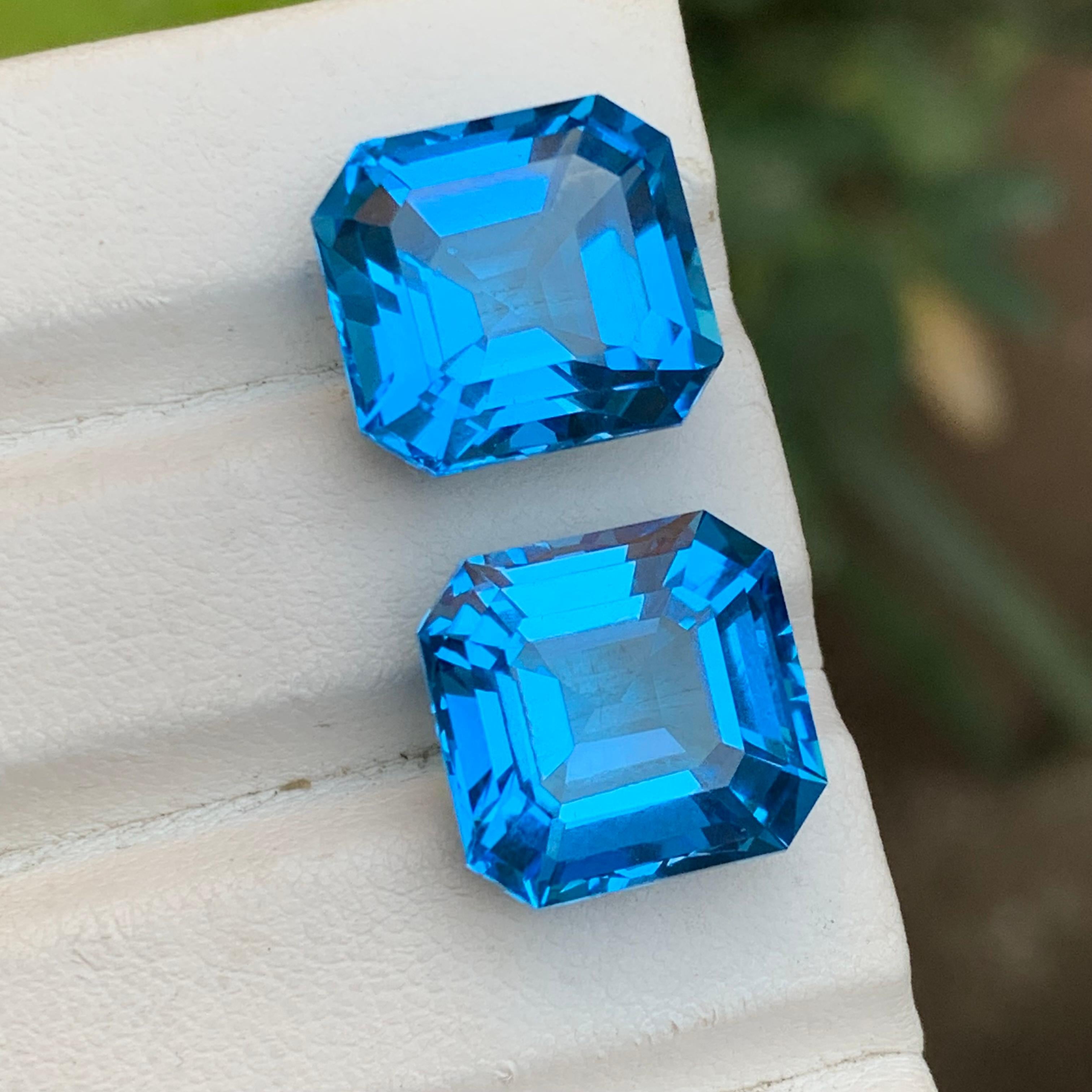 Topazio svizzero blu elettrico ricco 28,92 carati Nature Gemma sciolta Coppia Taglio Asscher in vendita 1