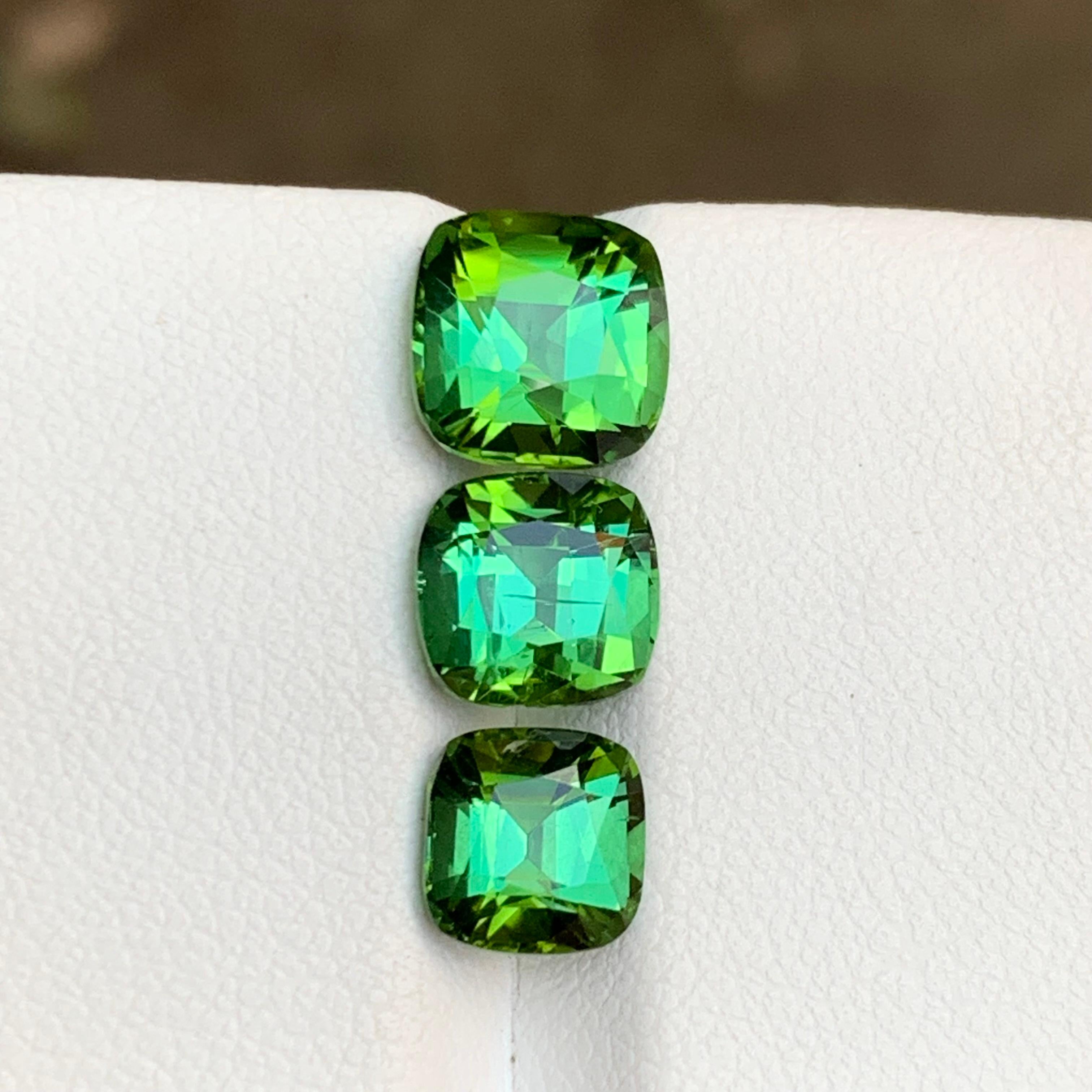 Rich Green Bluish Hue natürlicher Turmalin Edelsteine 6,05 Karat im Kissenschliff  Schmuck im Angebot 5