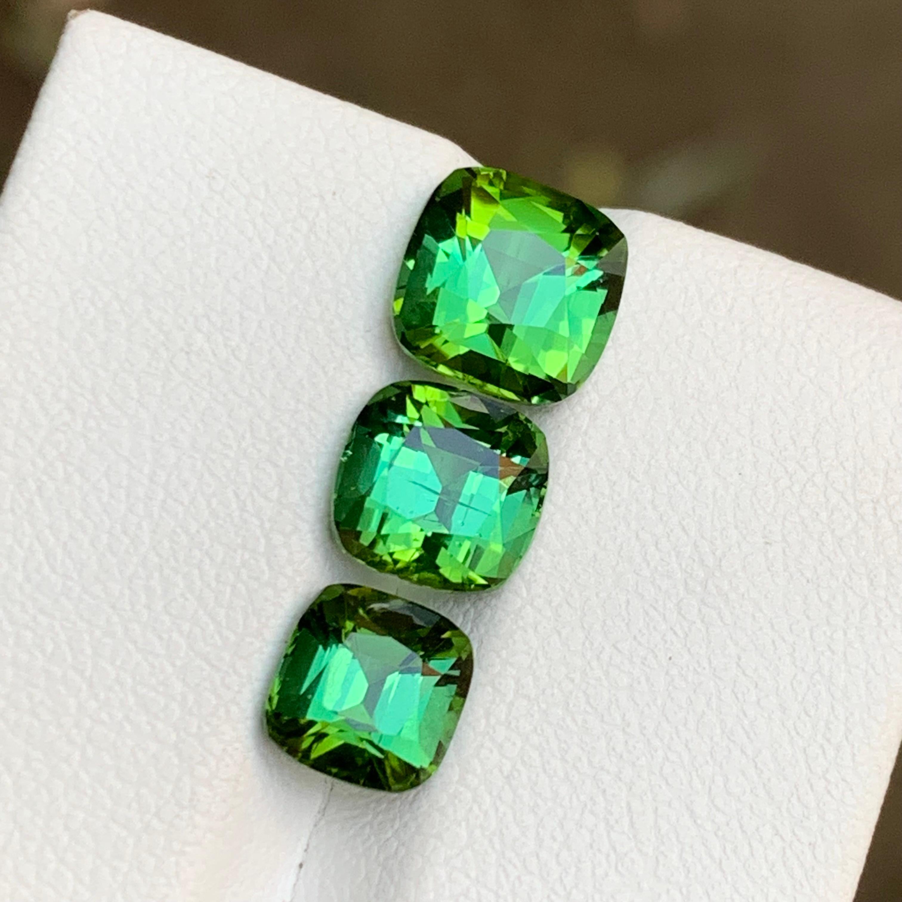 Rich Green Bluish Hue natürlicher Turmalin Edelsteine 6,05 Karat im Kissenschliff  Schmuck im Angebot 6