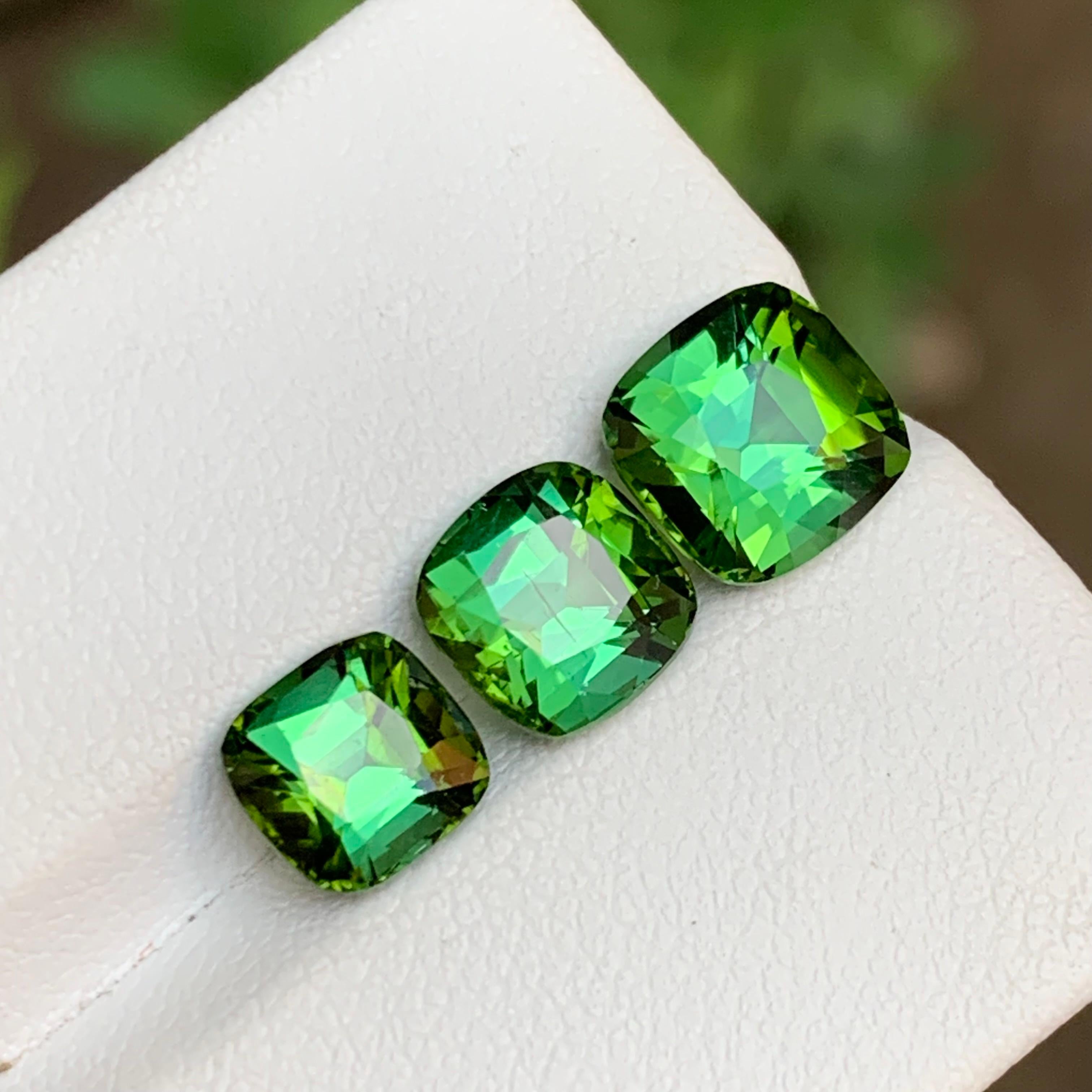 Rich Green Bluish Hue natürlicher Turmalin Edelsteine 6,05 Karat im Kissenschliff  Schmuck (Zeitgenössisch) im Angebot